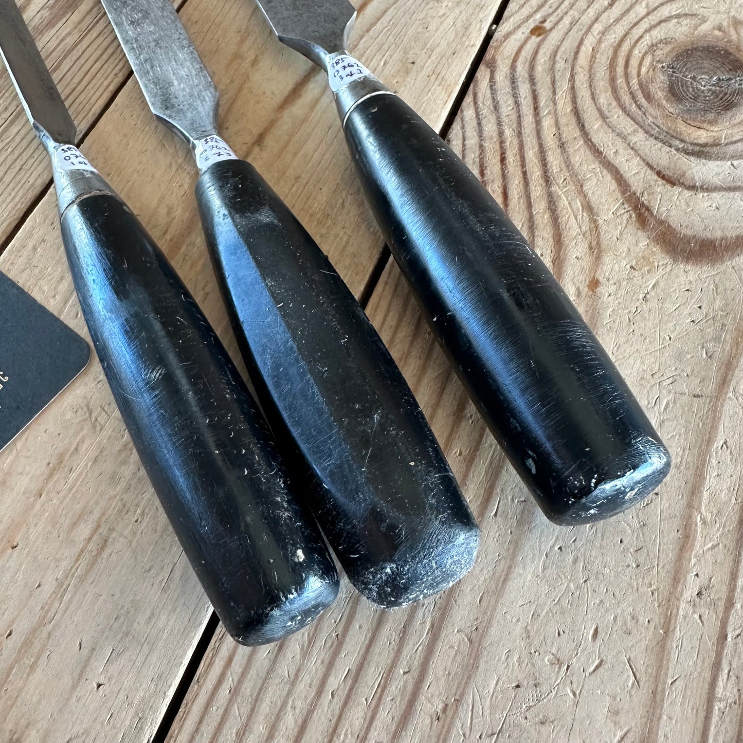 D762 Vintage set of 3 black resin handle BEVEL CHISELS