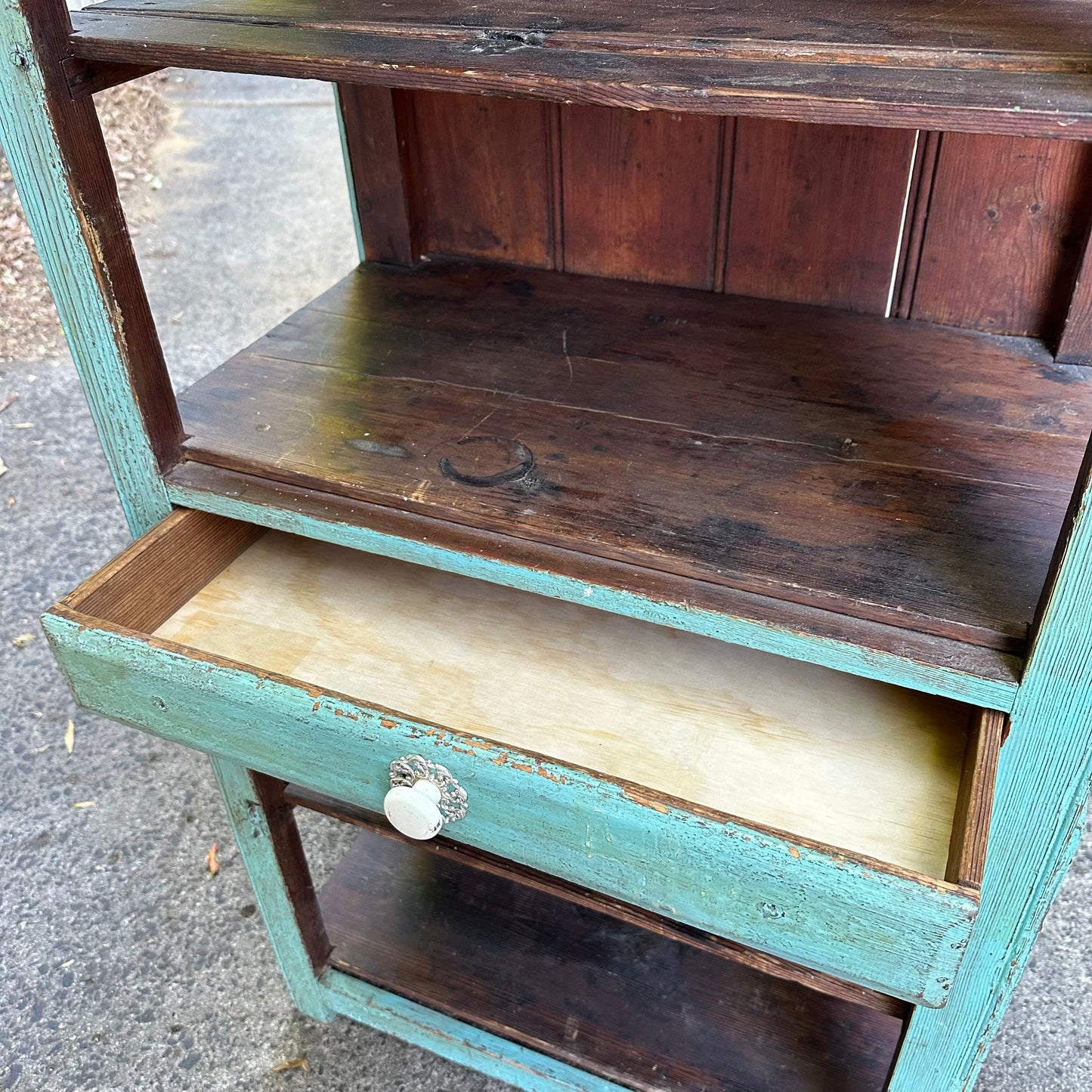 H2382 Vintage distressed shabby chic depression era MEAT SAFE CUPBOARD