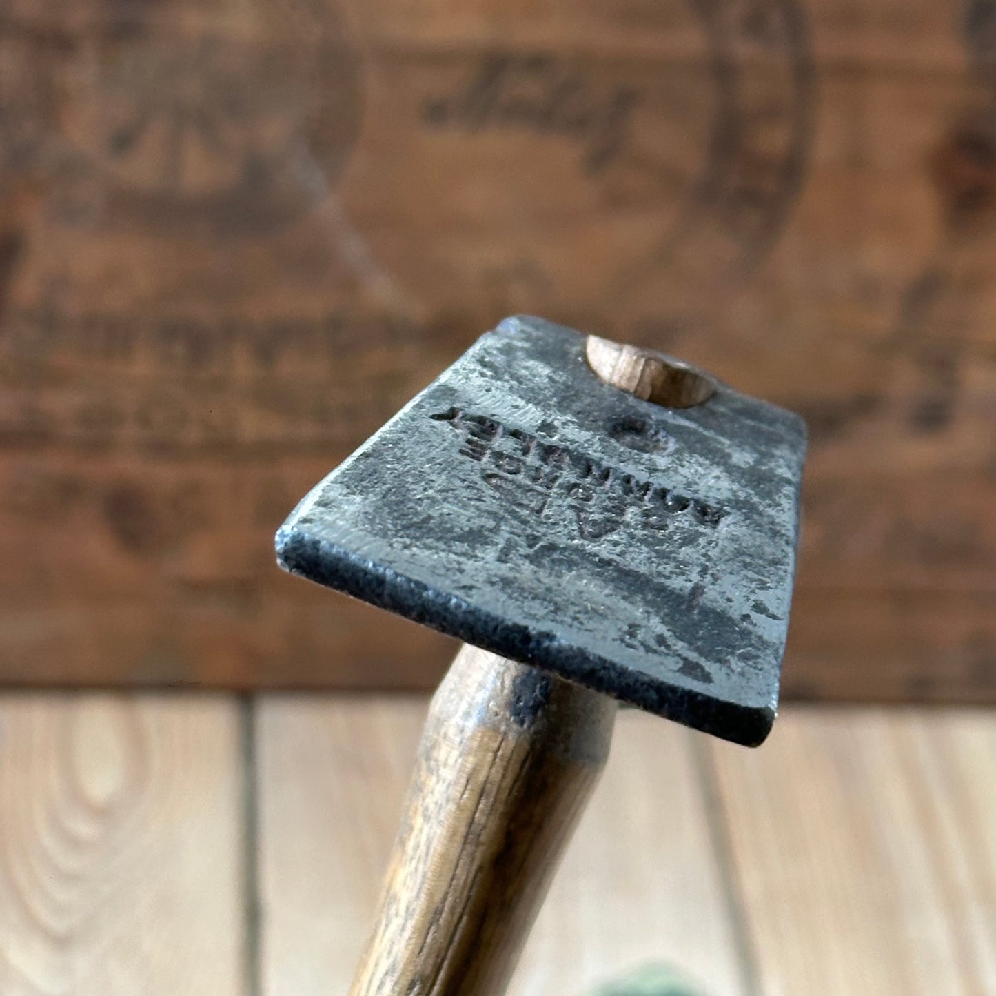 H2088 Vintage G. Barnsley No.0 England STEEL Cobblers HAMMER
