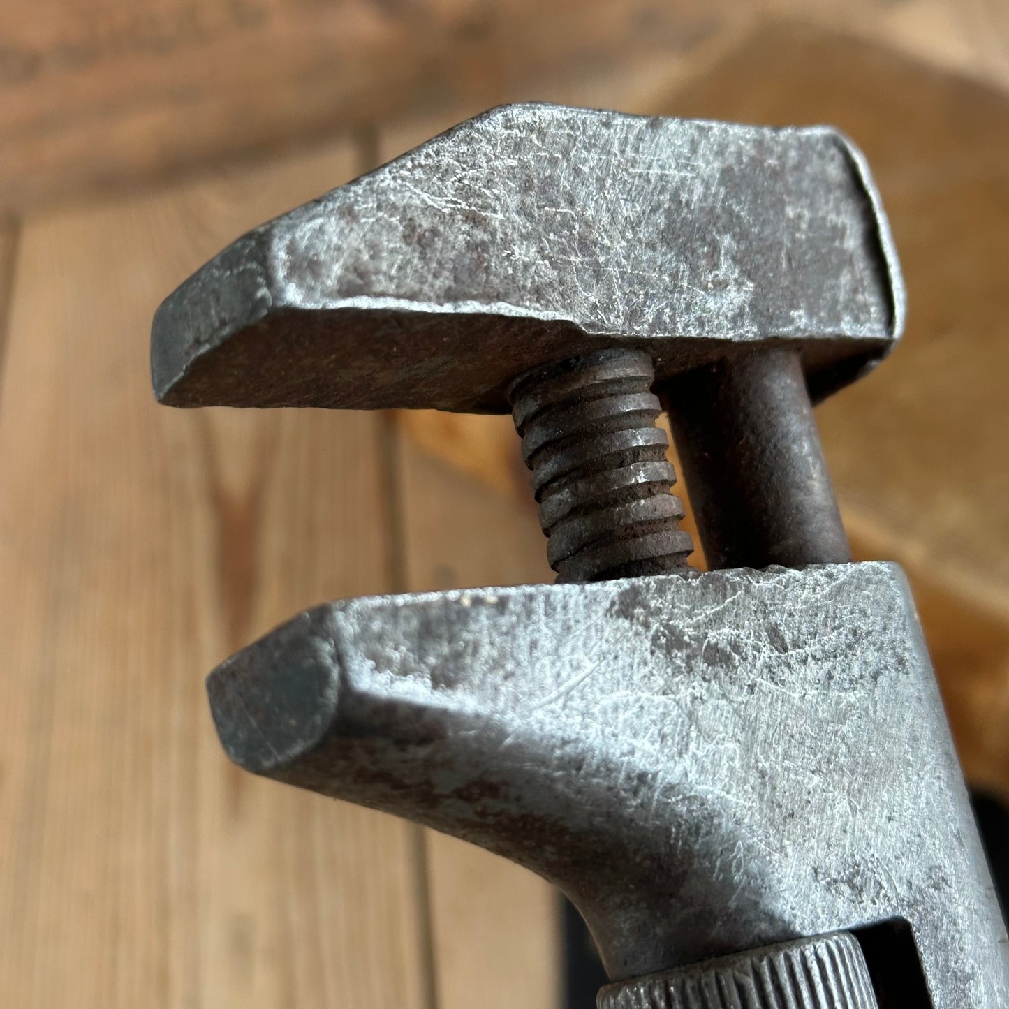 N1581 Vintage 10” adjustable BUGGY WRENCH Twist handle