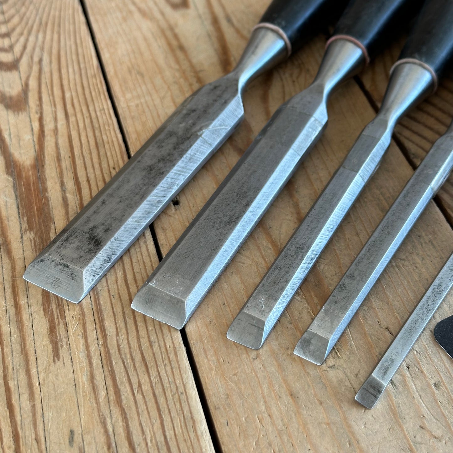 H1311 Vintage 5 x STANLEY bevel CHISELS