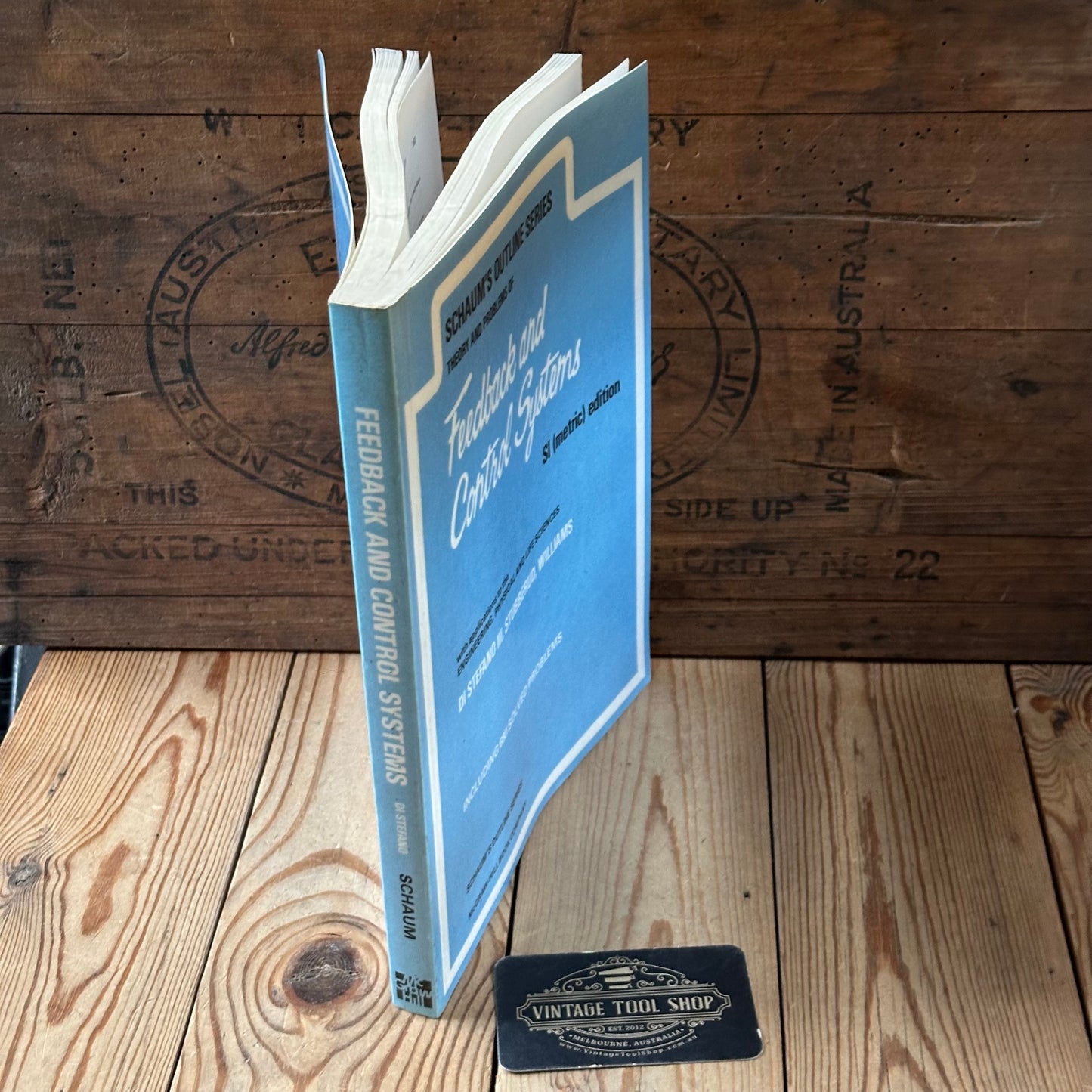 XBN102 Vintage BOOK SCHAUM'S OUTLINE SERIES Theory and Problems of FEEDBACK and CONTROL SYSTEMS by J.J.DiStefano, A.R.Stubberud & I.J.Williams
