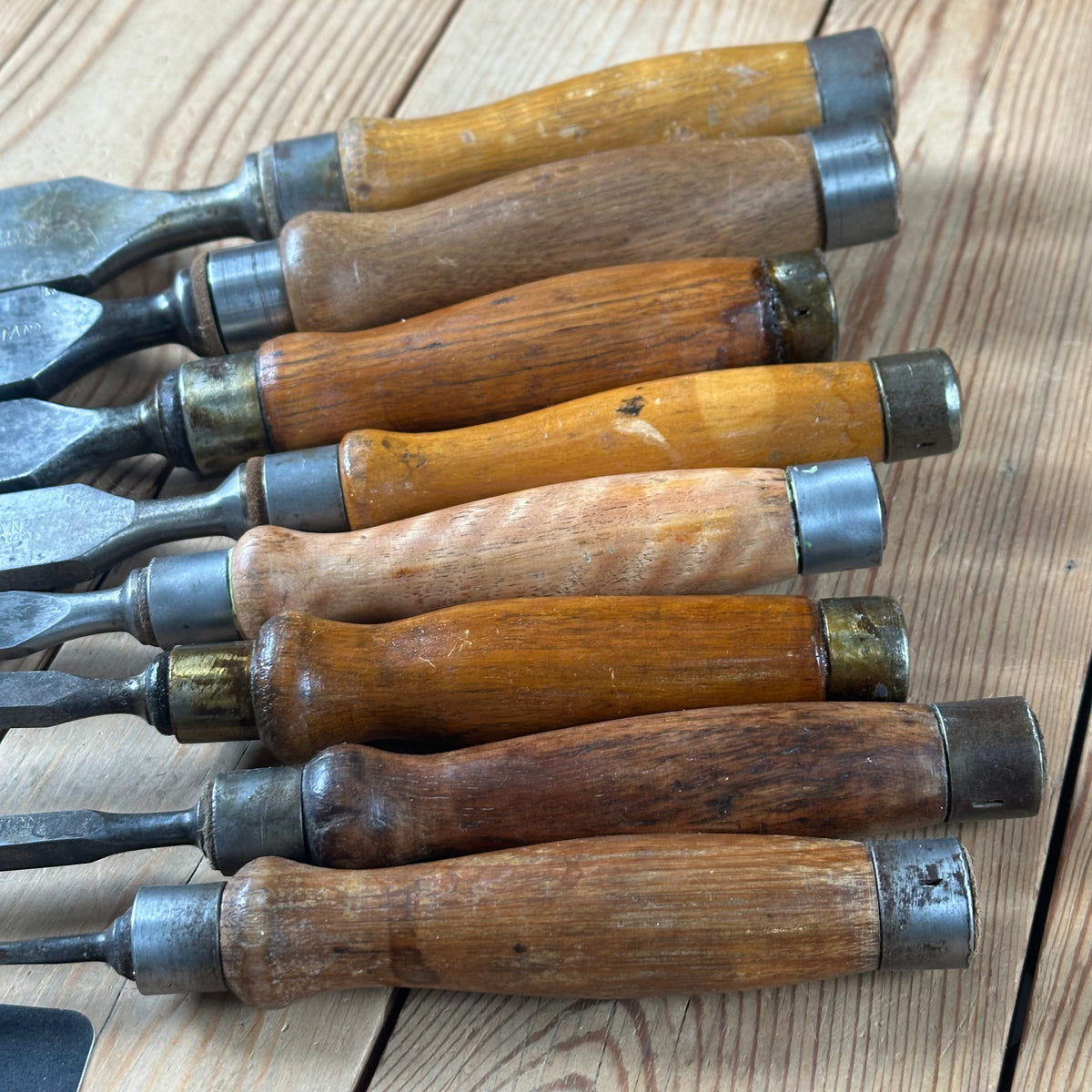 N1818 Vintage set of 8 x TITAN AUSTRALIA No:101 Registered Firmer CHISELS