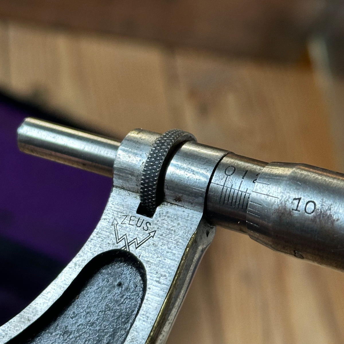 H2611 Vintage ZEUS Germany MICROMETER IOB