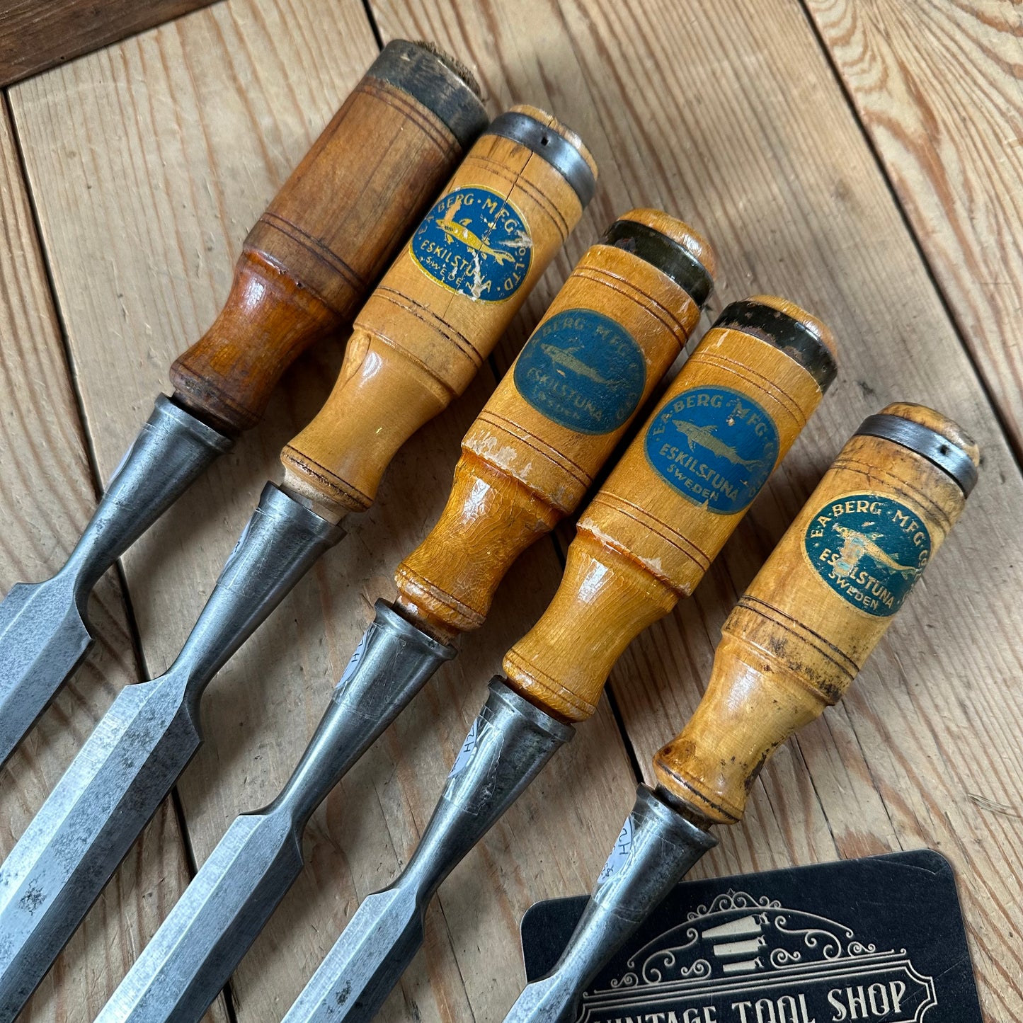 H2523 Vintage set of 5 x SWEDISH E.A. BERG Birch handled socketed BEVEL CHISELS