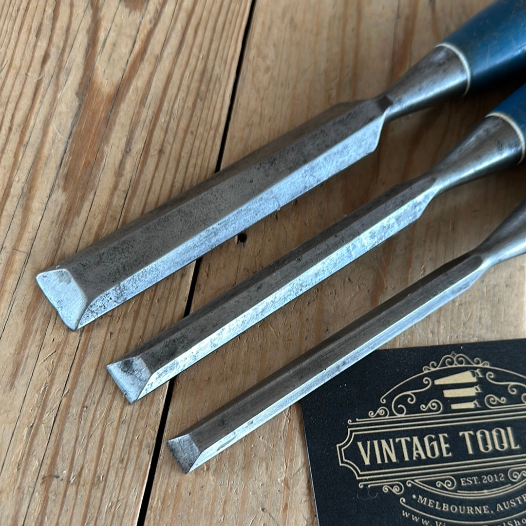 D765 Vintage STANLEY 3 x beveled CHISELS