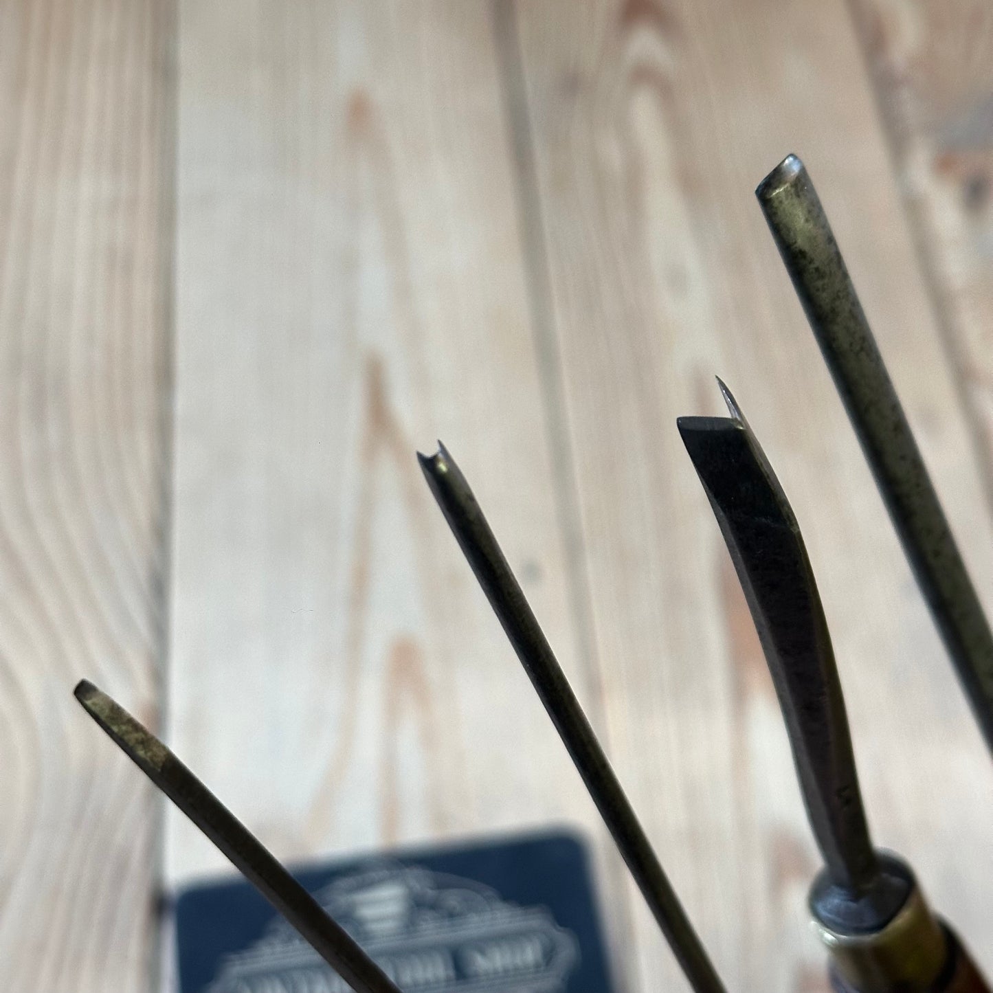 N1761 Vintage 4 x ADDIS Carving CHISEL Set curved v-gouge