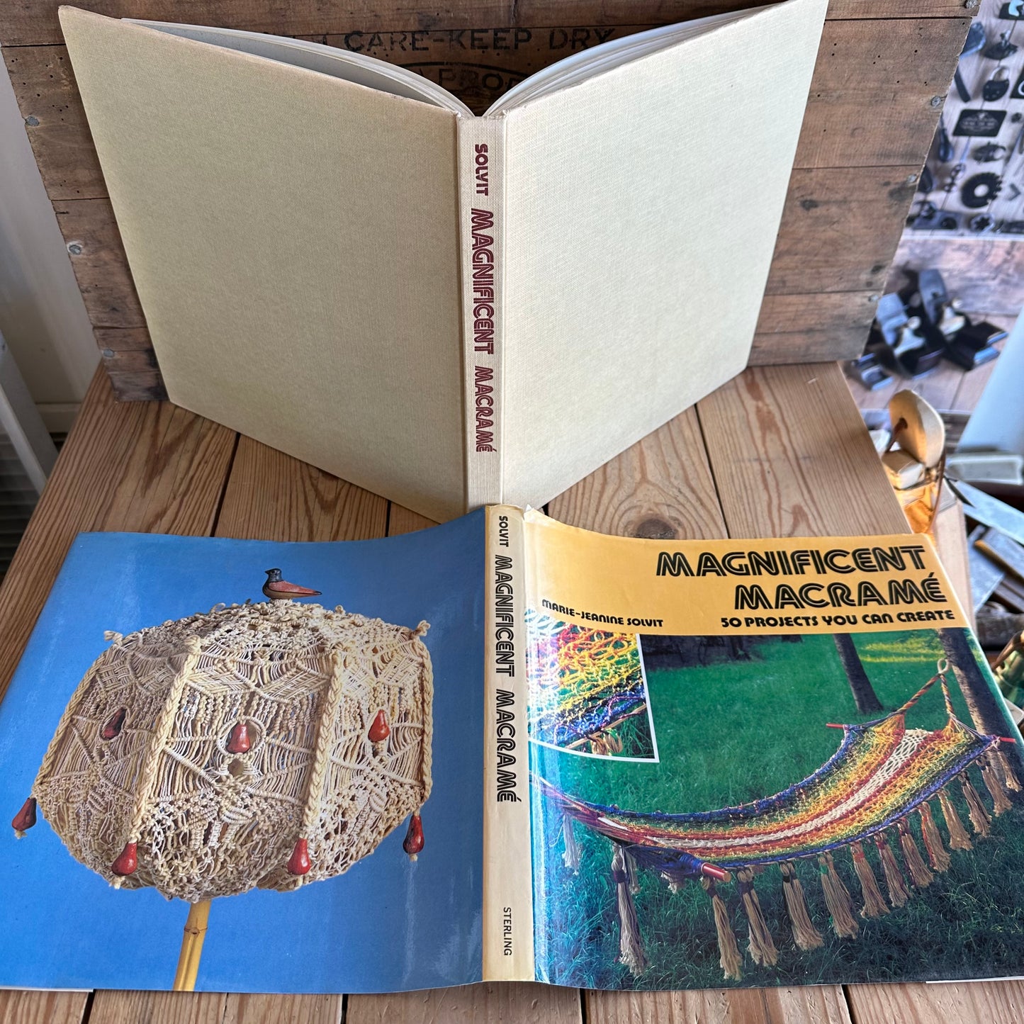 BO106 Vintage 1979 MAGNIFICENT MACRAMÉ BOOK by Marie-Jeanine Solvit