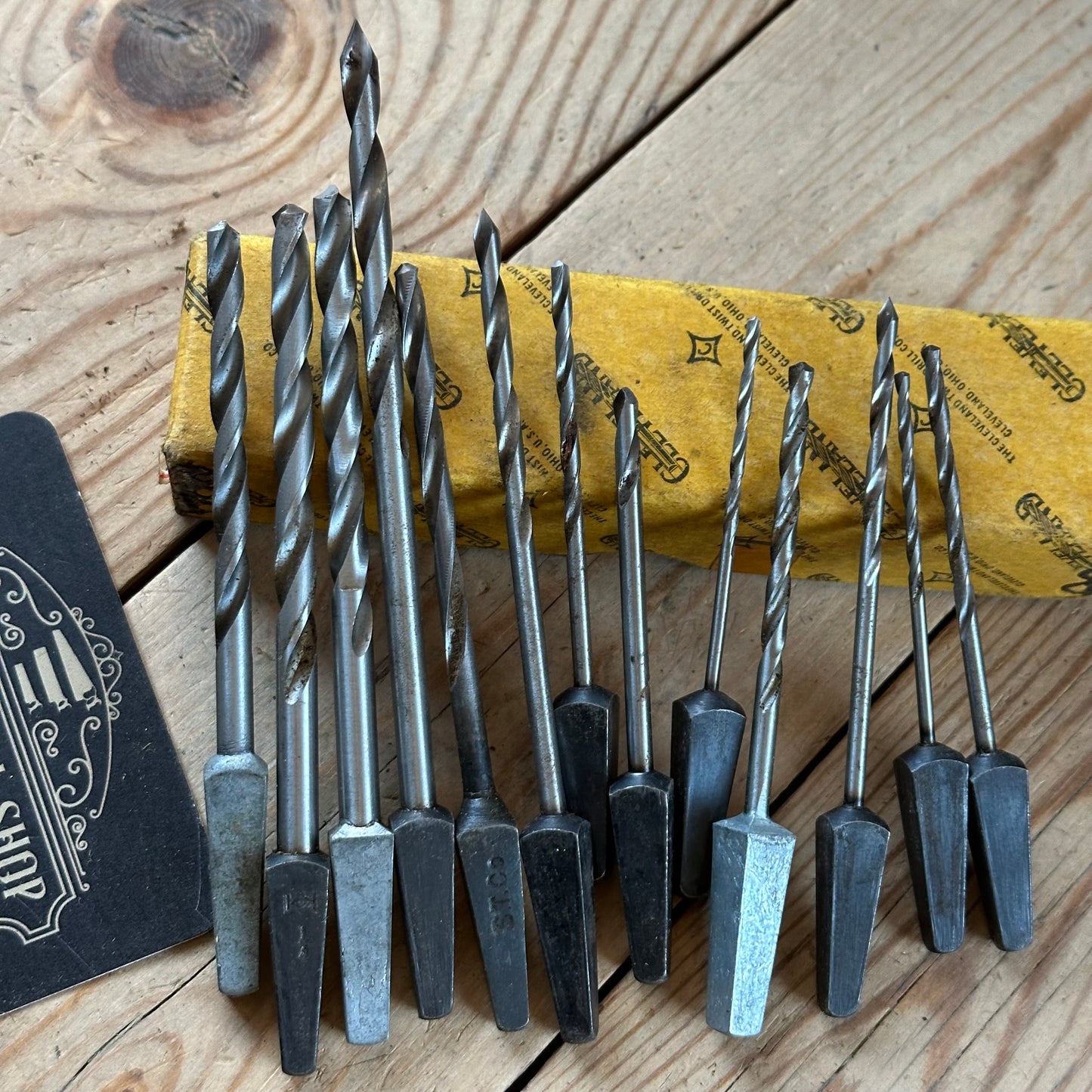 H2515 Vintage BOXED mixed set of 13 x CLEVELAND style wood drill BITS brace BIT set