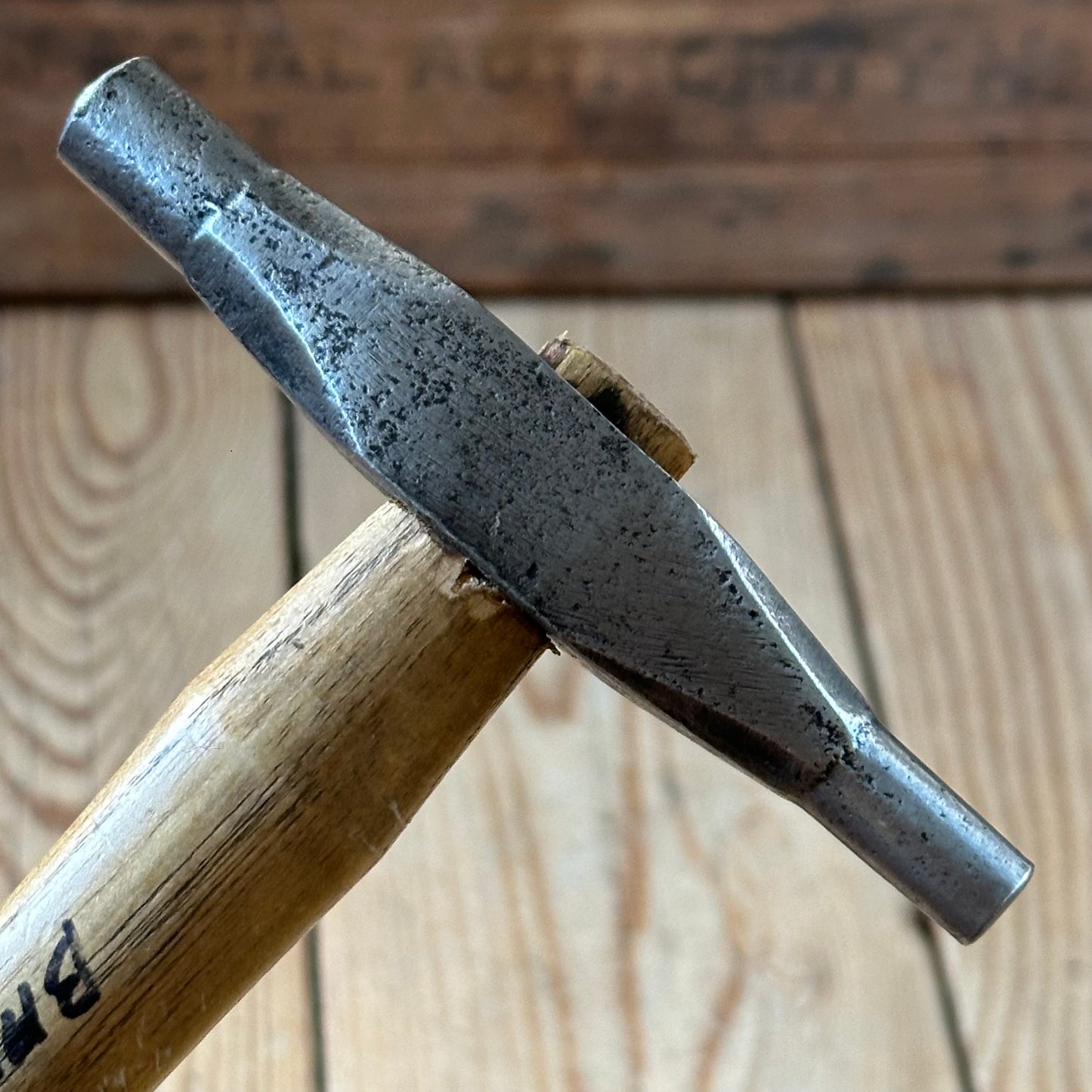 D2125 Vintage small jewellers metalworking MAGNETIC TACK Hammer