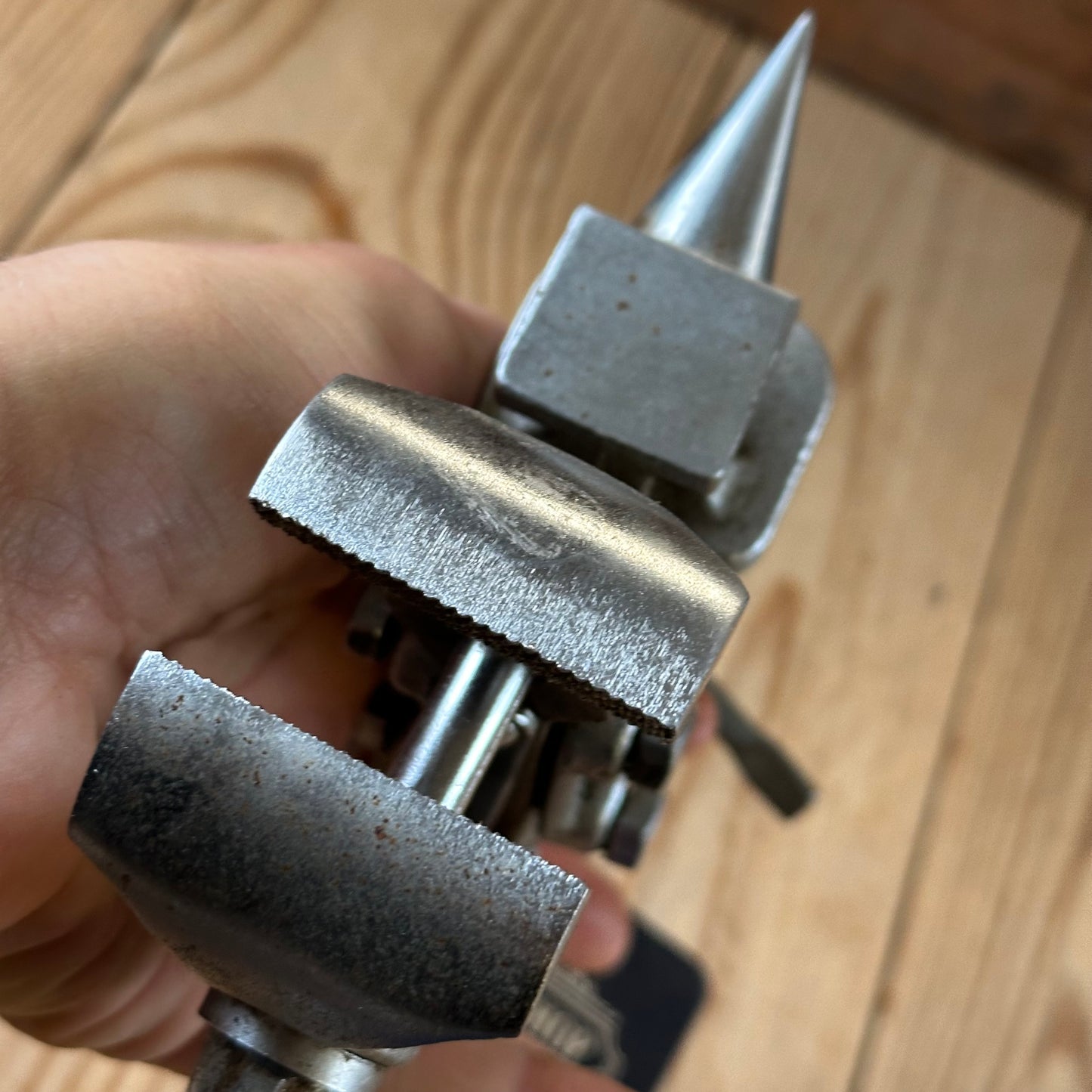 N1781 HANDY! Vintage small BENCH VICE & anvil