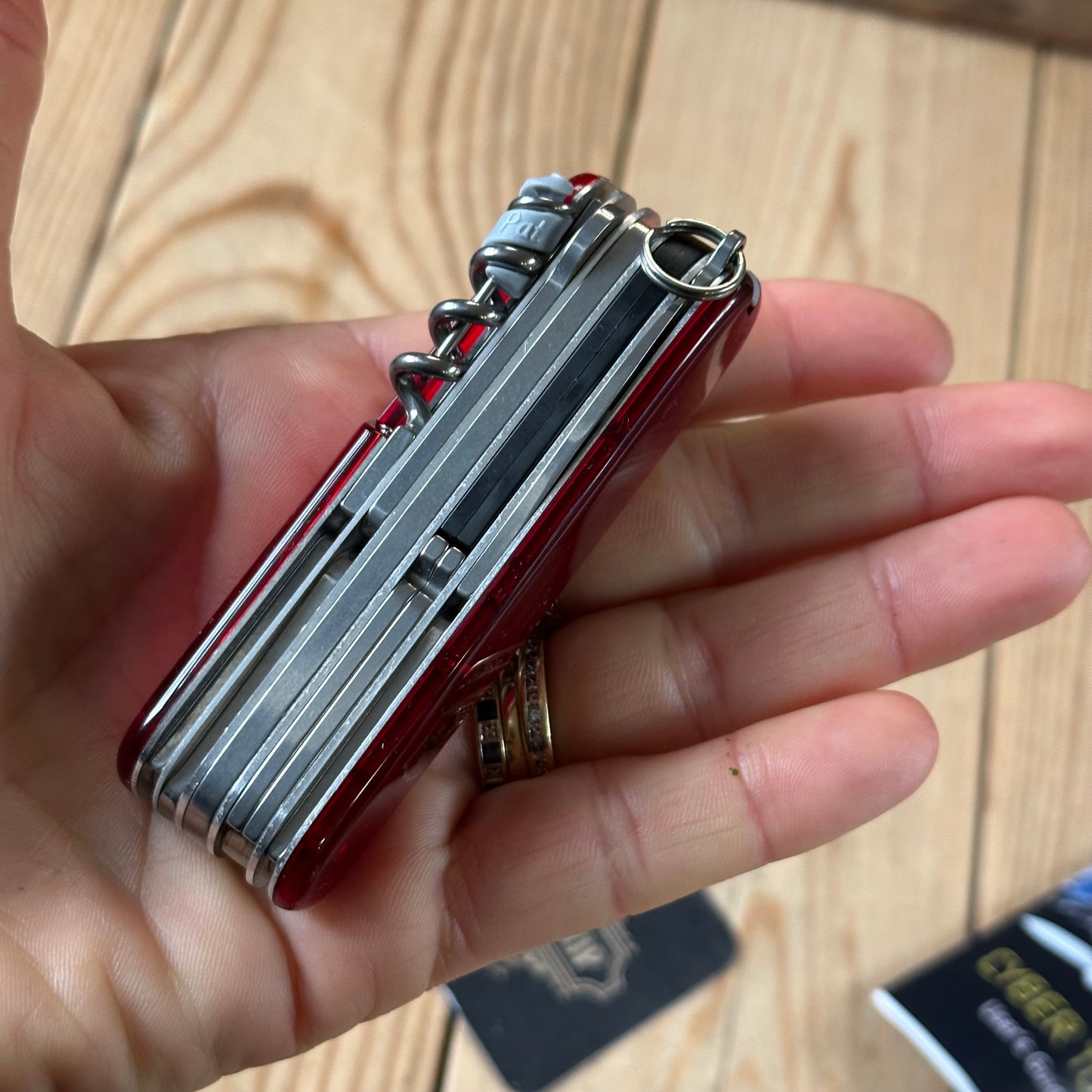 K54 NEW! Victorinox CYBERTOOL Medium SWISS ARMY KNIFE Victorinox