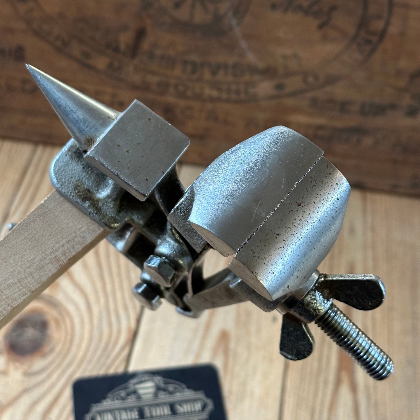 N1781 HANDY! Vintage small BENCH VICE & anvil