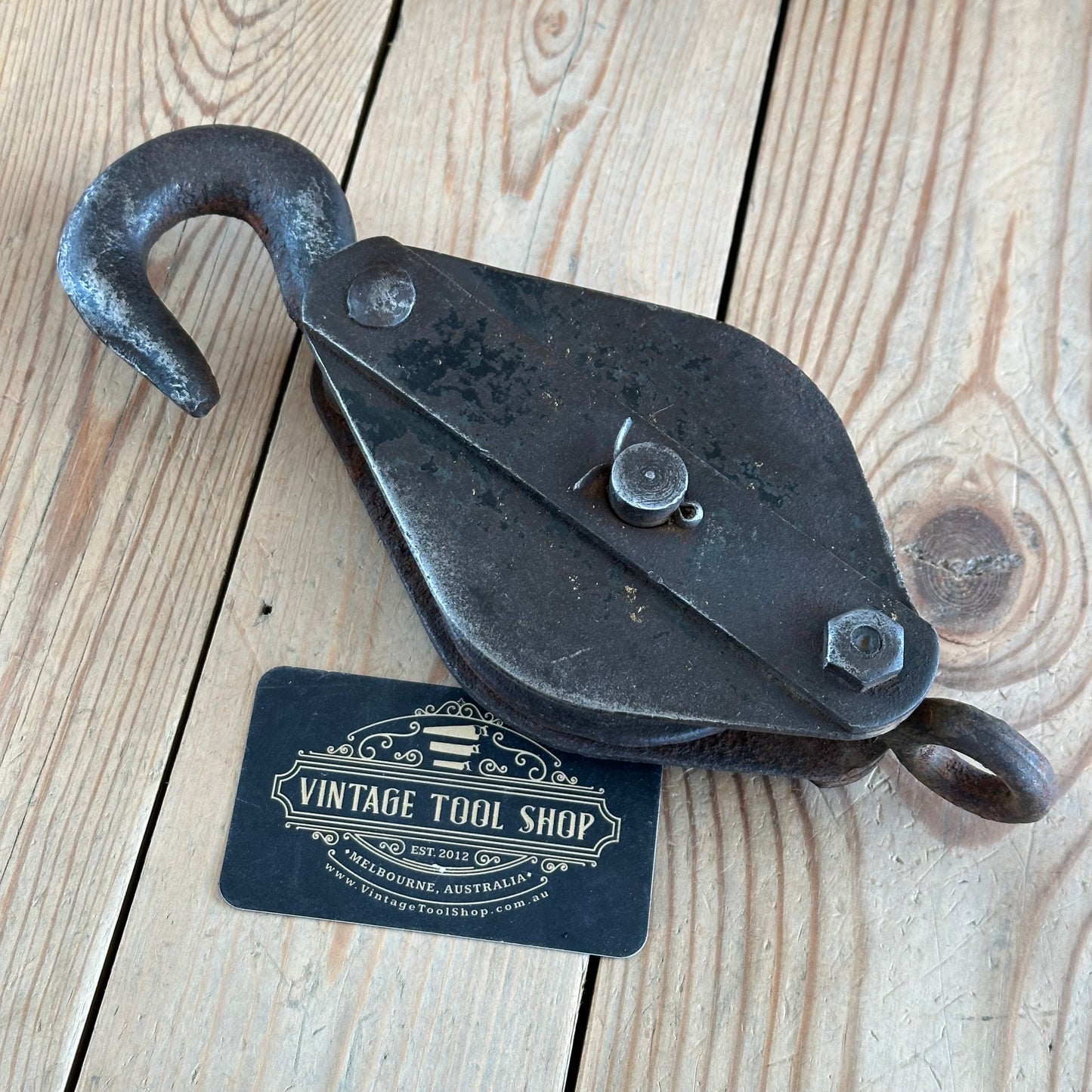 H1491 Vintage HOOK & PULLEY rated to 175kg