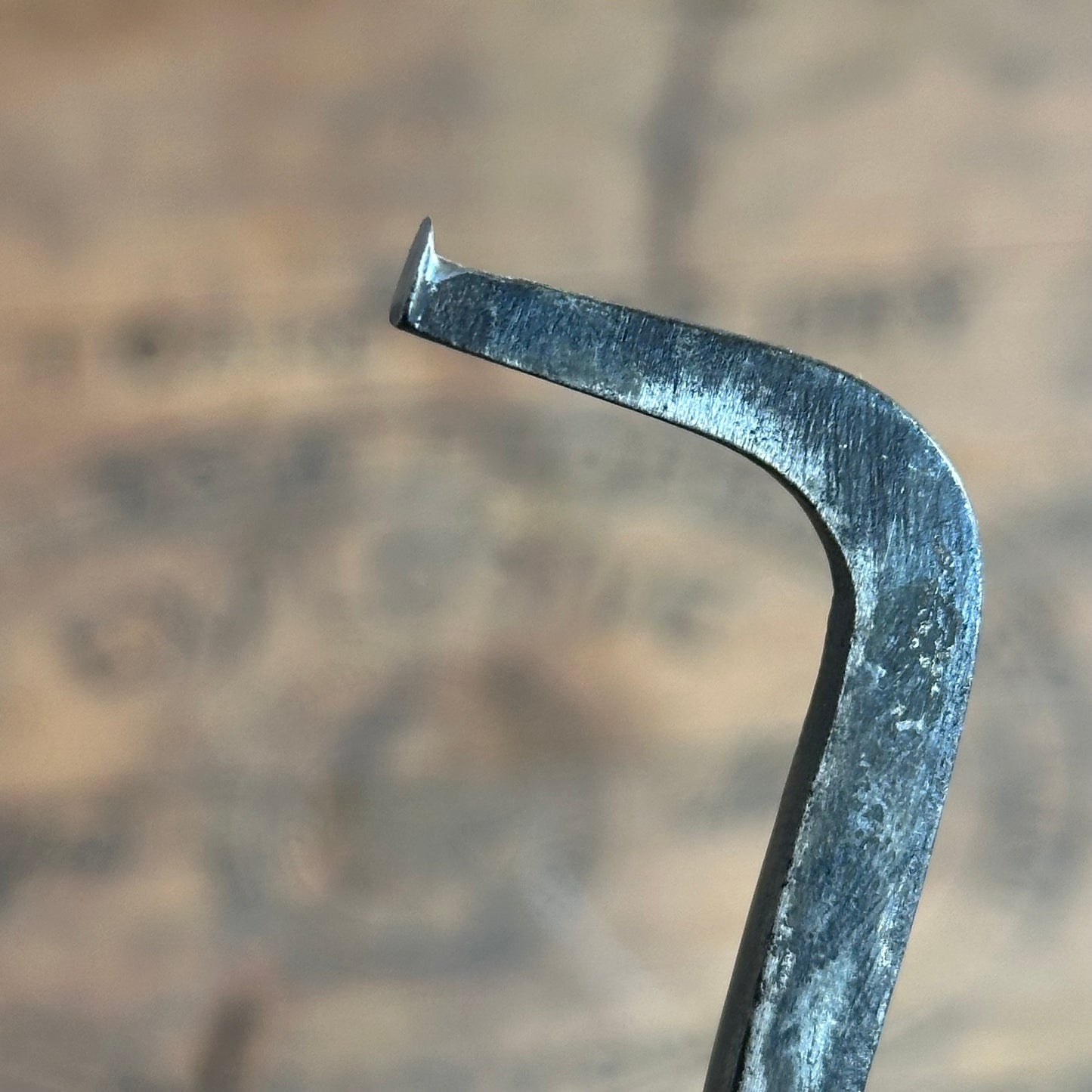 H2045 Vintage bent CHEQUERING Tool CHISEL