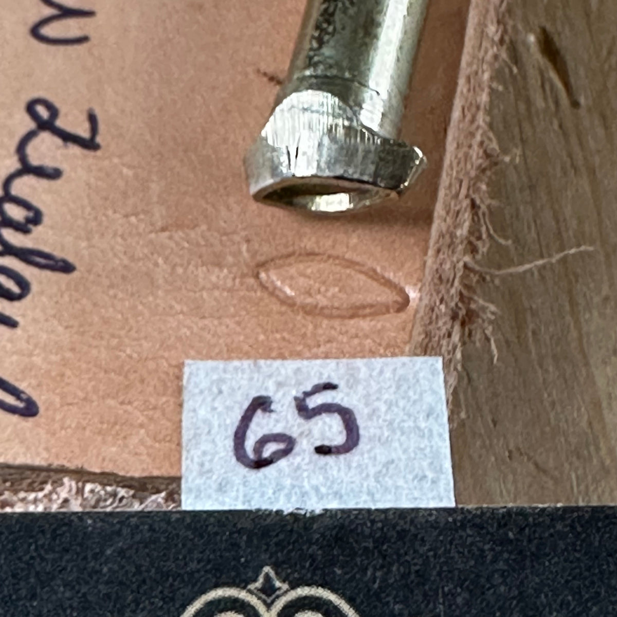 XL1-61-75 Vintage 1 x KELLY TOOLS New Zealand LEATHER STAMP or PUNCH