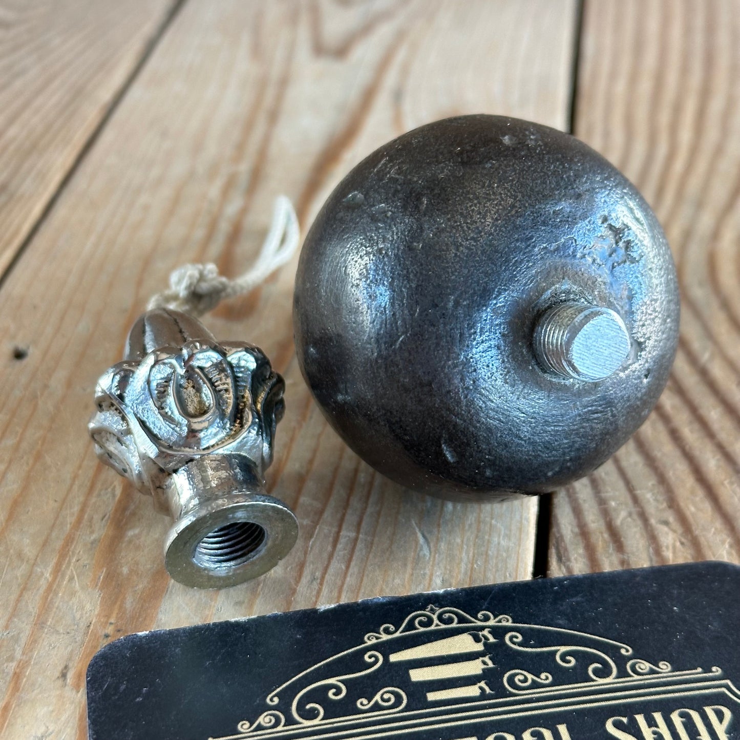 T3690 UNUSUAL! Vintage HEAVY 710g IRON Turnip PLUMB BOB