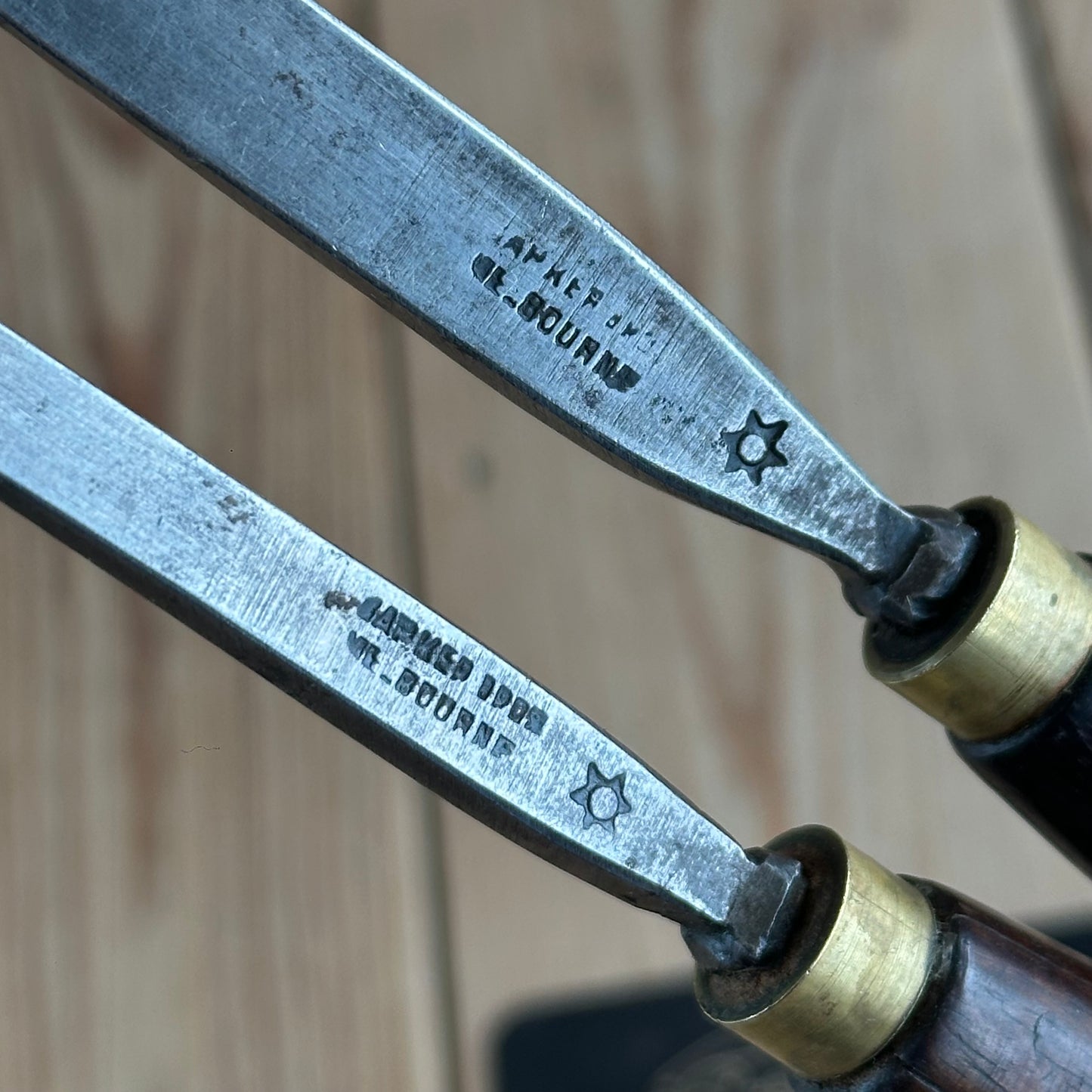 N907 RARE! Vintage pair of ROSEWOOD Handled Barker Bros of MELBOURNE SKEW Carving CHISELS