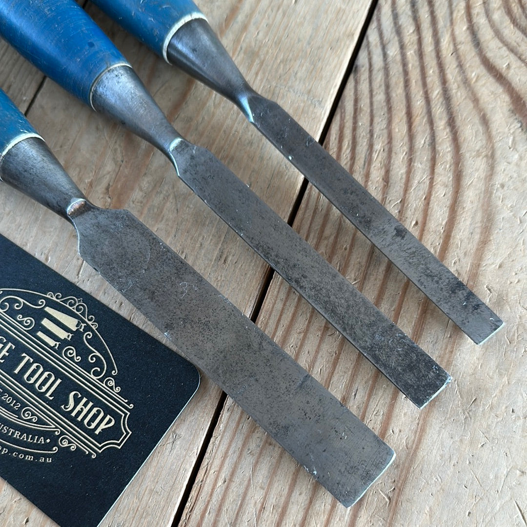 D765 Vintage STANLEY 3 x beveled CHISELS