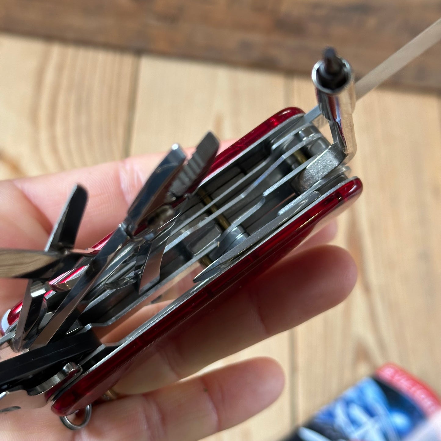 K54 NEW! Victorinox CYBERTOOL Medium SWISS ARMY KNIFE Victorinox