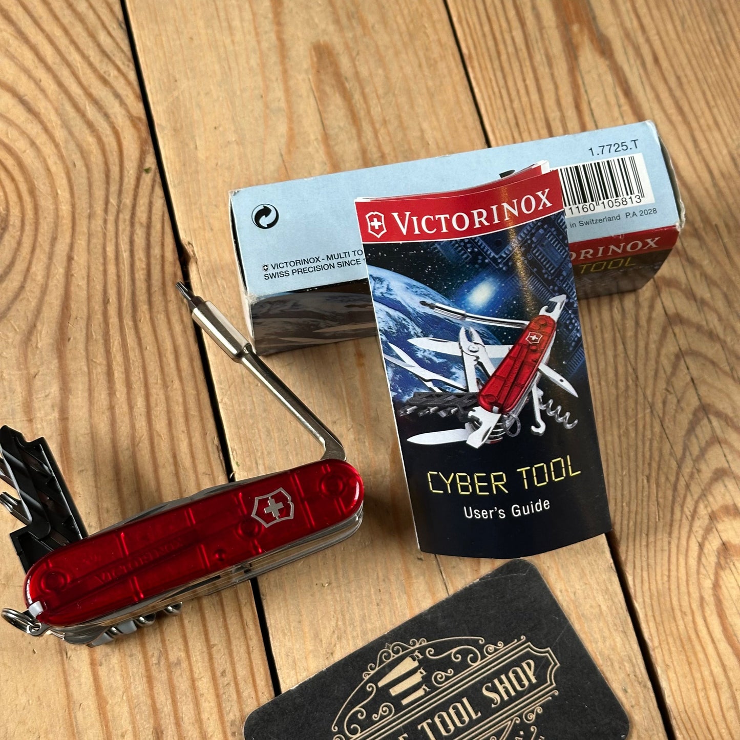K54 NEW! Victorinox CYBERTOOL Medium SWISS ARMY KNIFE Victorinox