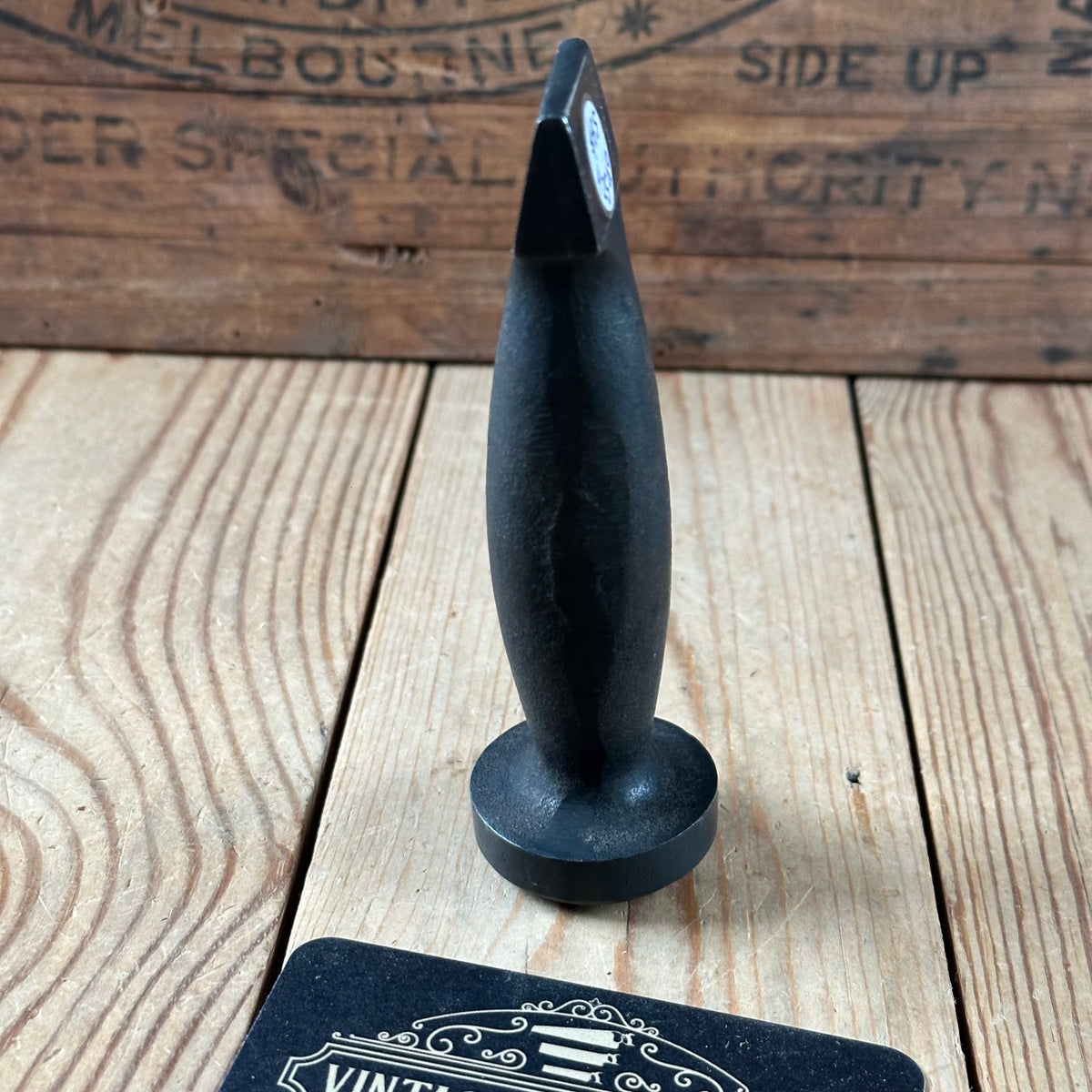 H2540 Vintage GEORGE BARNSLEY No:2 cobblers closing hammer
