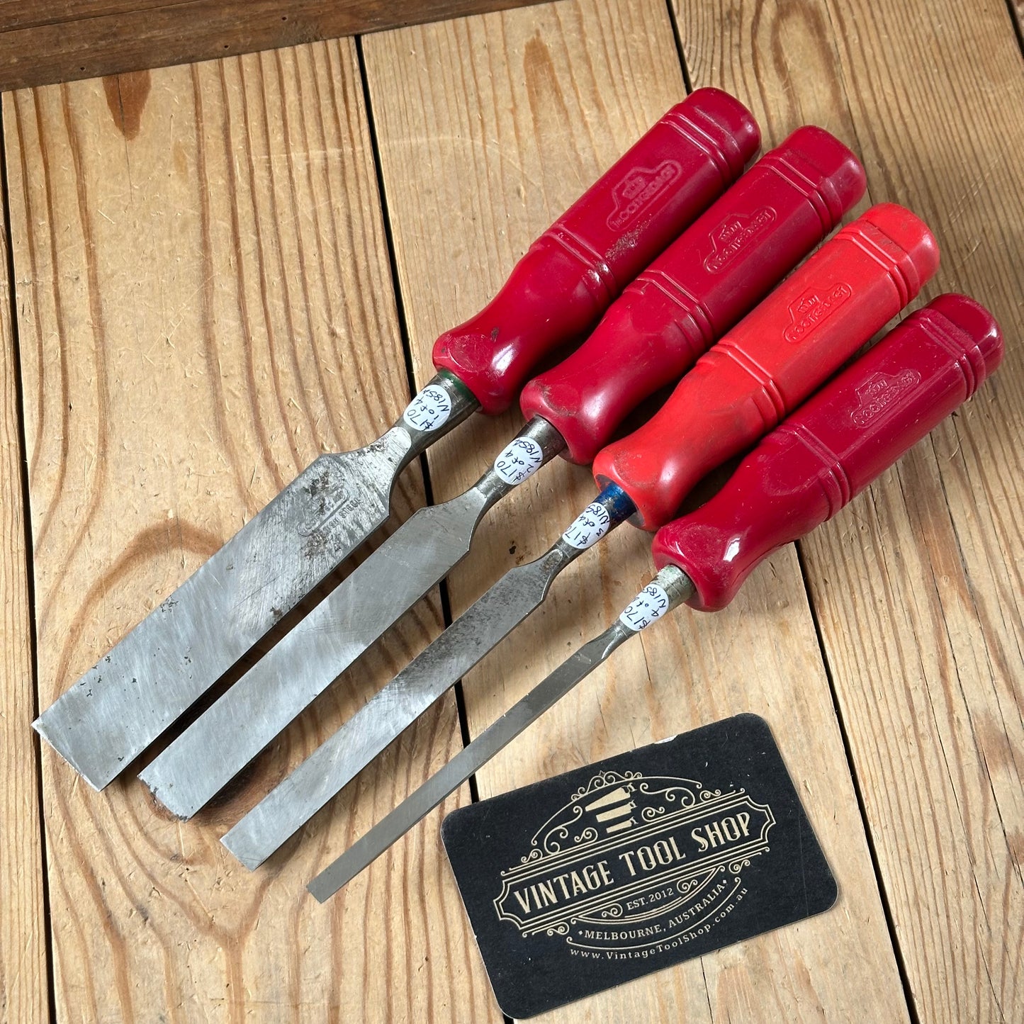 N1854 Vintage set of 4 NOOITGEDAGT Holland red resin handle BEVEL CHISELS