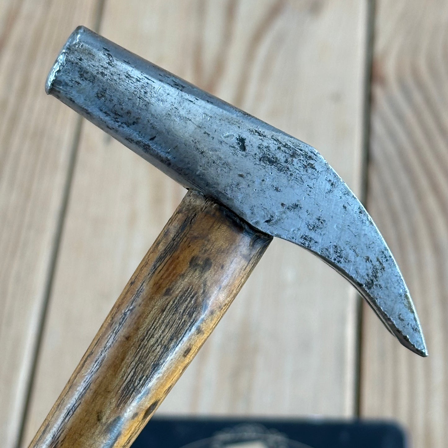 D1771 Vintage small jewellers silversmiths Metalwork HAMMER