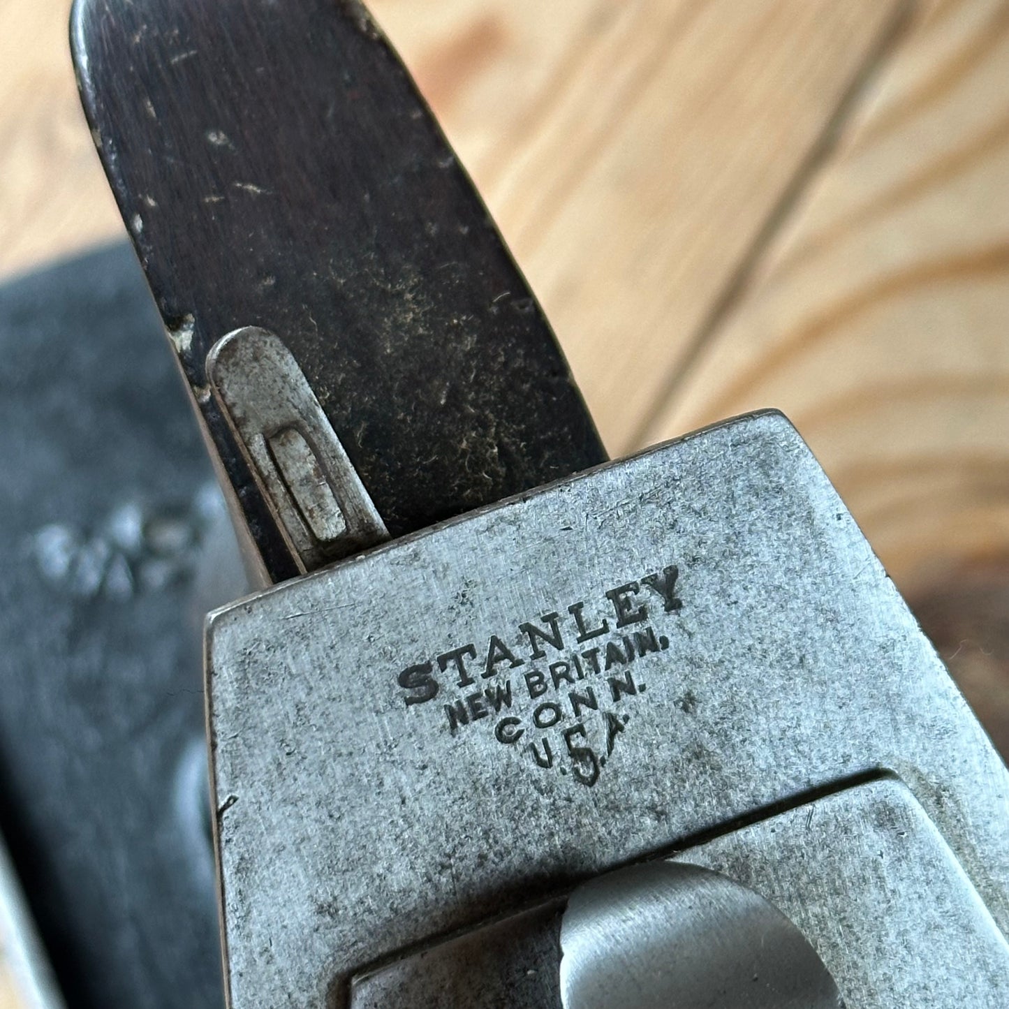 H2489 Vintage STANLEY USA Type 11 No.5 1/2 Corrugated PLANE with Rosewood handles