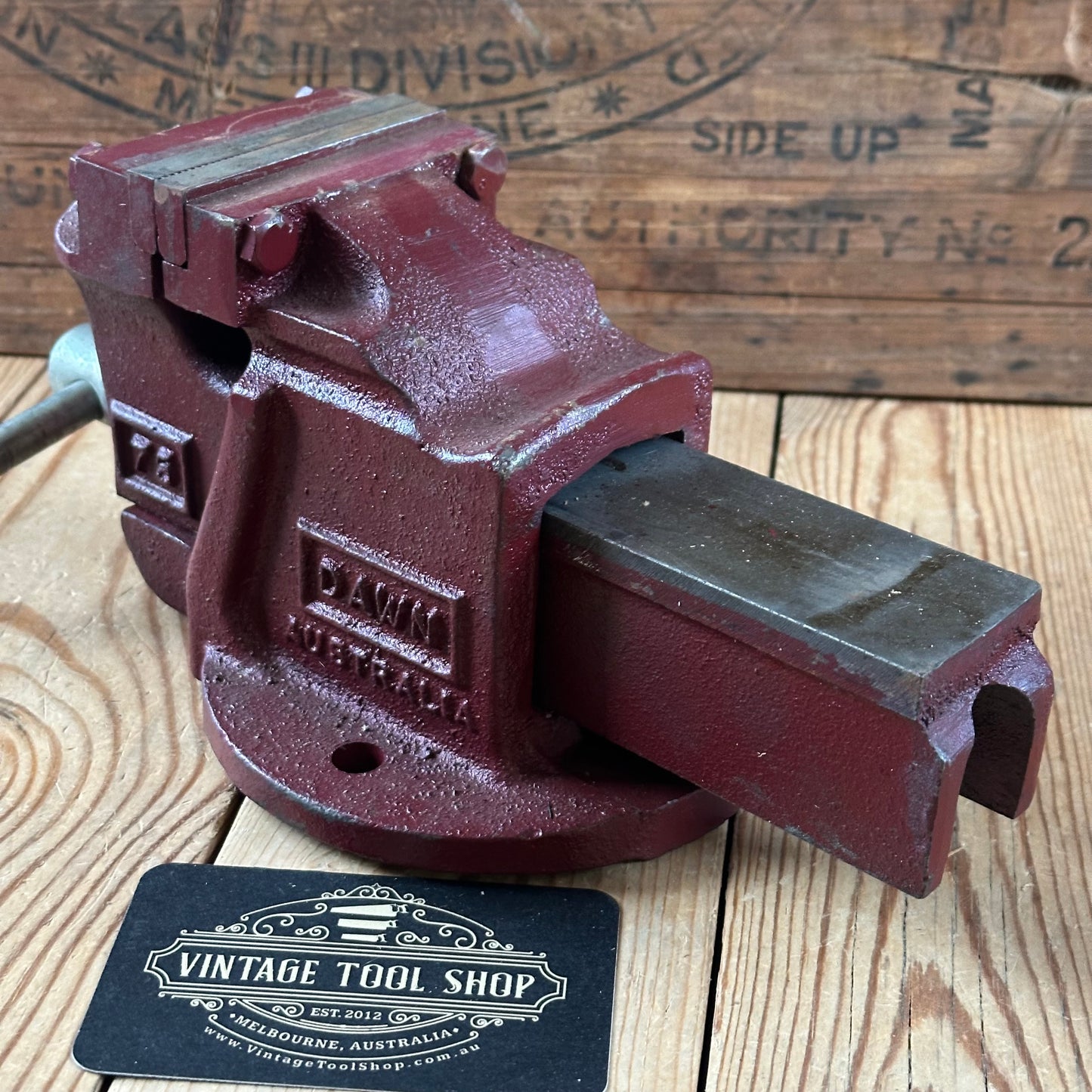 H2443 Vintage small red DAWN Australia No.75 3”VICE