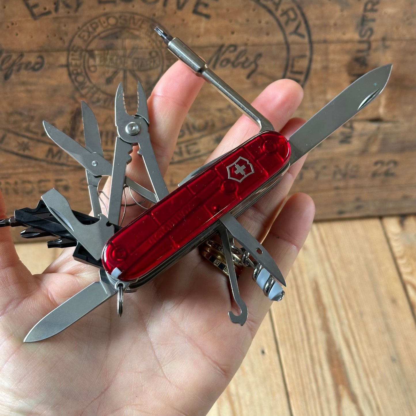 K54 NEW! Victorinox CYBERTOOL Medium SWISS ARMY KNIFE Victorinox