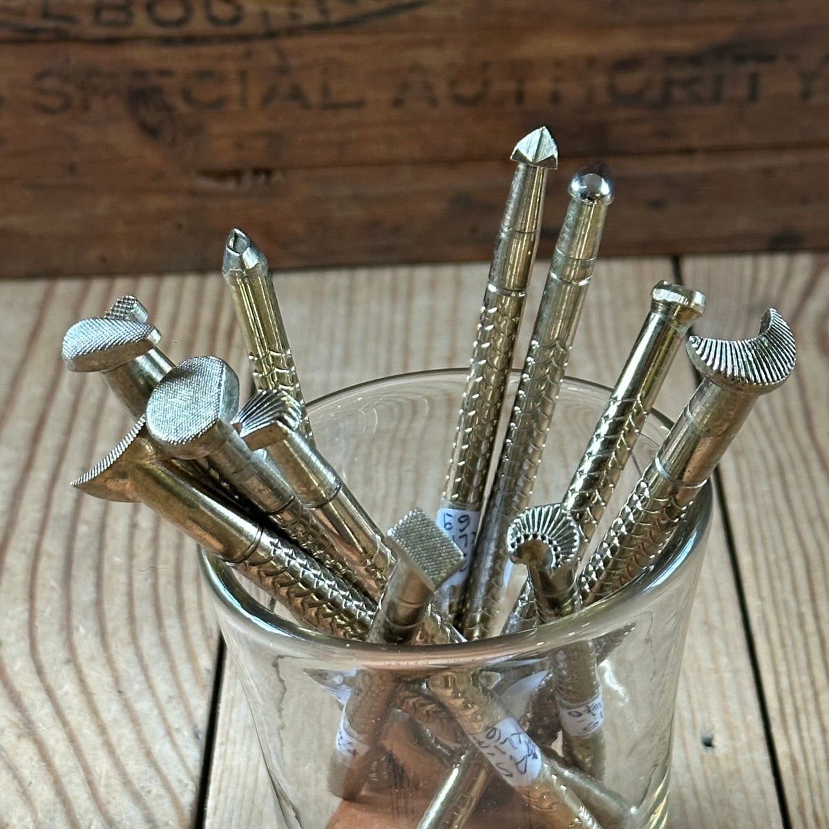XL1-61-75 Vintage 1 x KELLY TOOLS New Zealand LEATHER STAMP or PUNCH