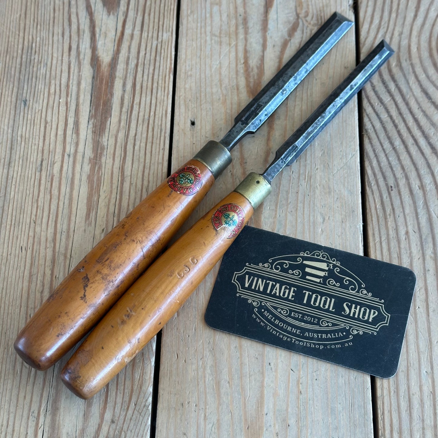 H2004 Vintage 2 x MARPLES England Bevel CHISELS Boxwood Handles