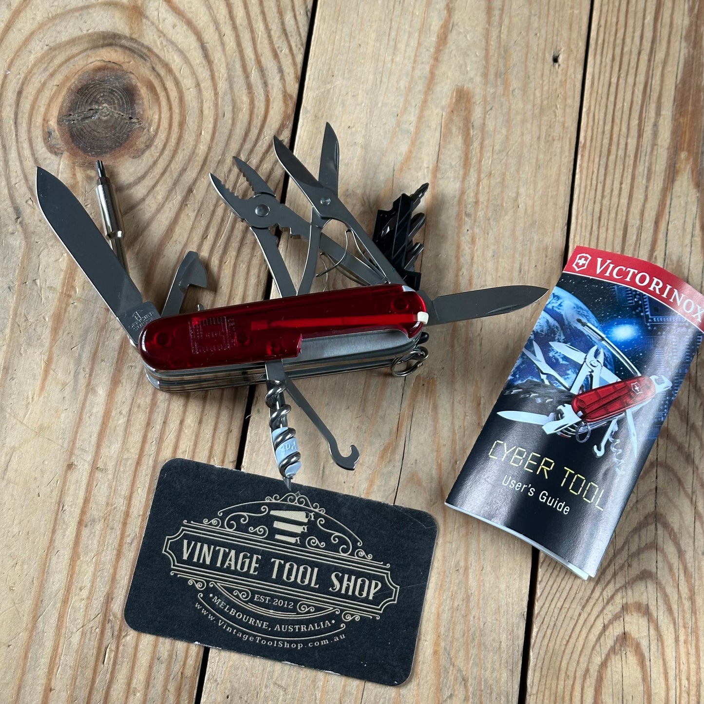 K54 NEW! Victorinox CYBERTOOL Medium SWISS ARMY KNIFE Victorinox
