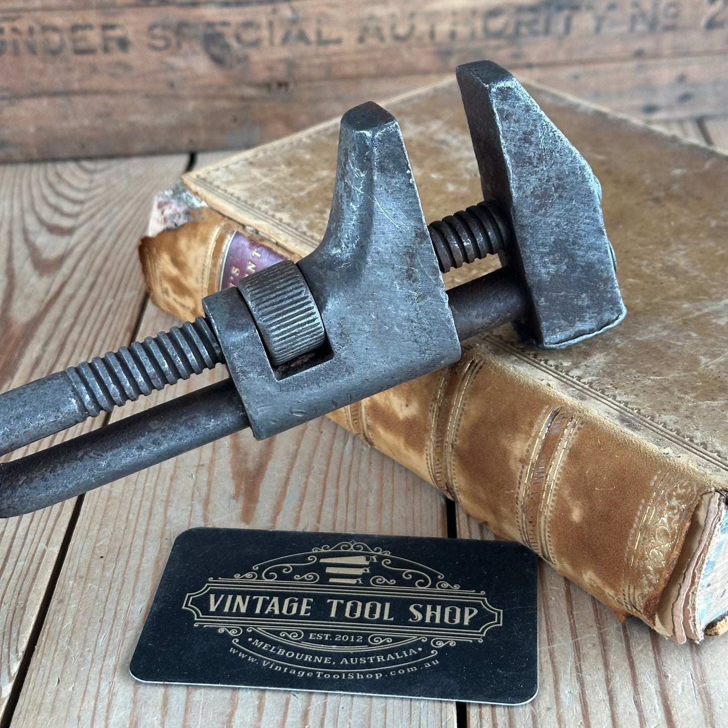 N1581 Vintage 10” adjustable BUGGY WRENCH Twist handle