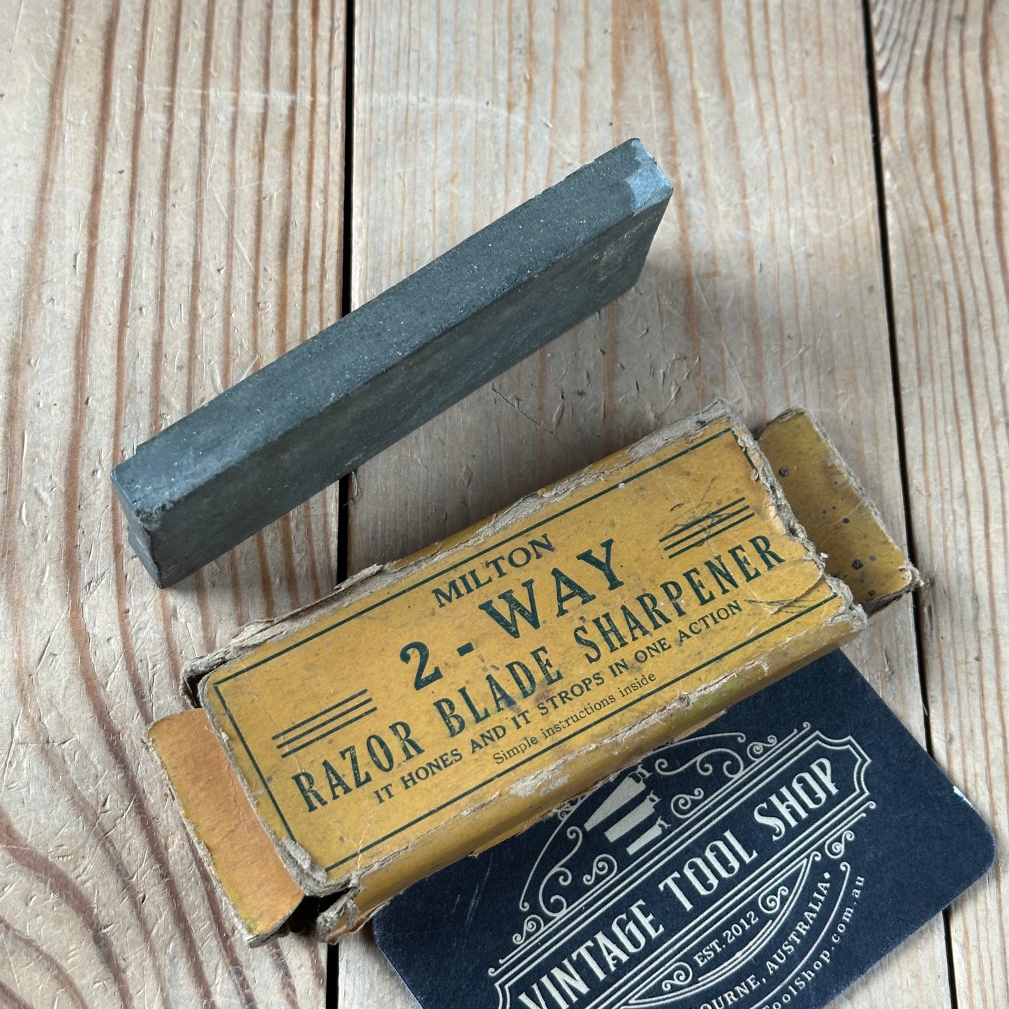 A228 Vintage Milton razor BARBER HONE sharpening stone IOB