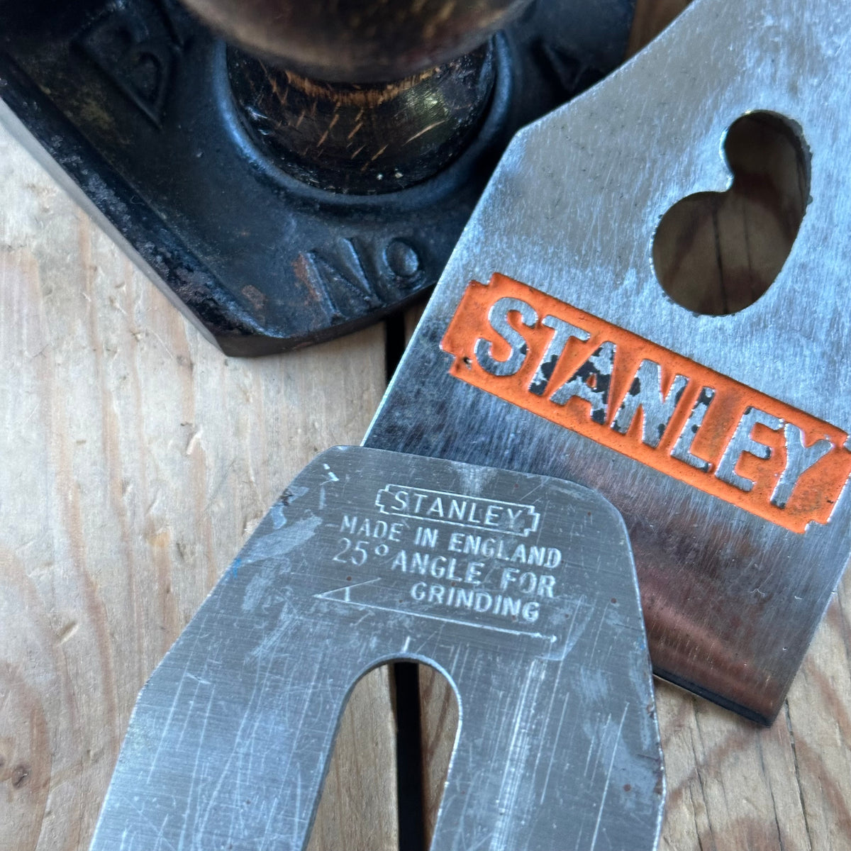 H2585 HANDY! Vintage STANLEY ENGLAND No.4 PLANE