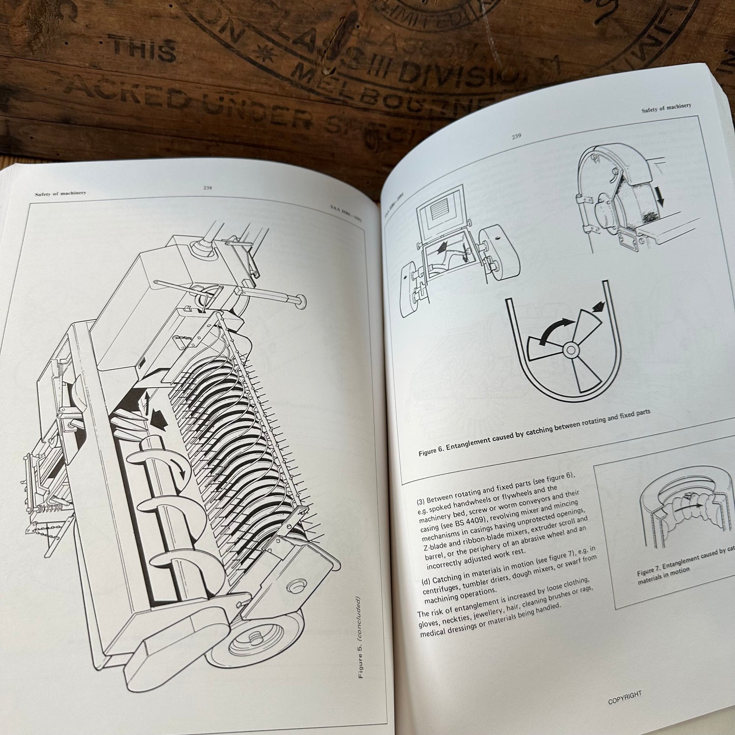 XBN140 Vintage 1991 BOOK Design Standards for MECHANICAL ENGINEERING STUDENTS by STANDARDS AUSTRALIA 3rd editiom