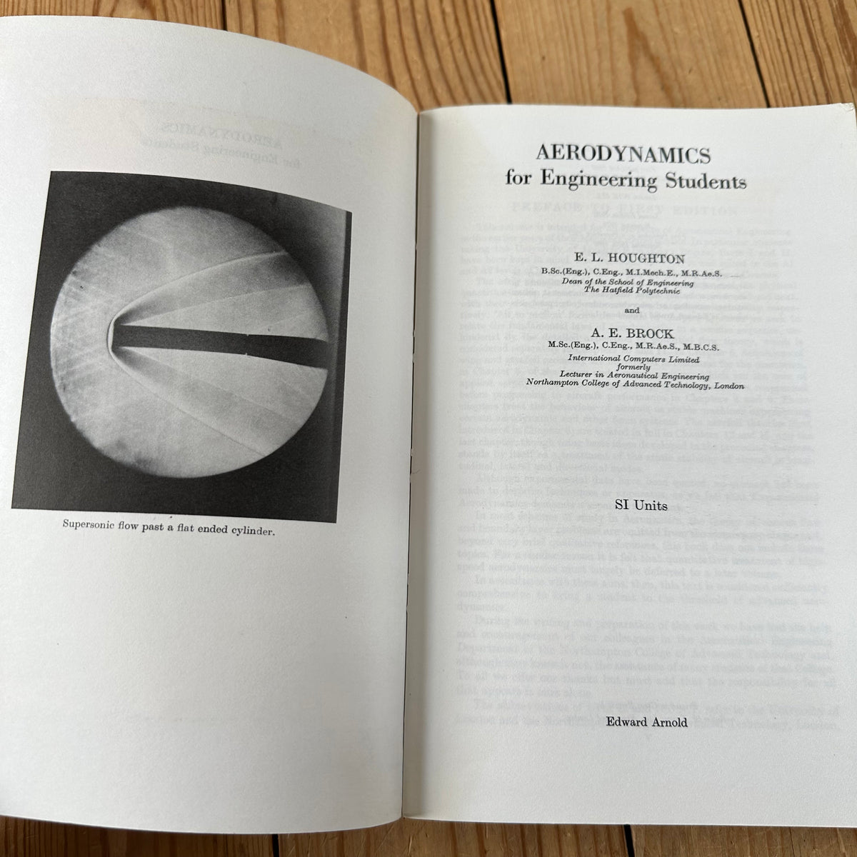 N2031 Vintage 1980 BOOK AERODYNAMICS for ENGINEERING STUDENTS by E.L.Houghton & A.E.Brock 2nd Edition