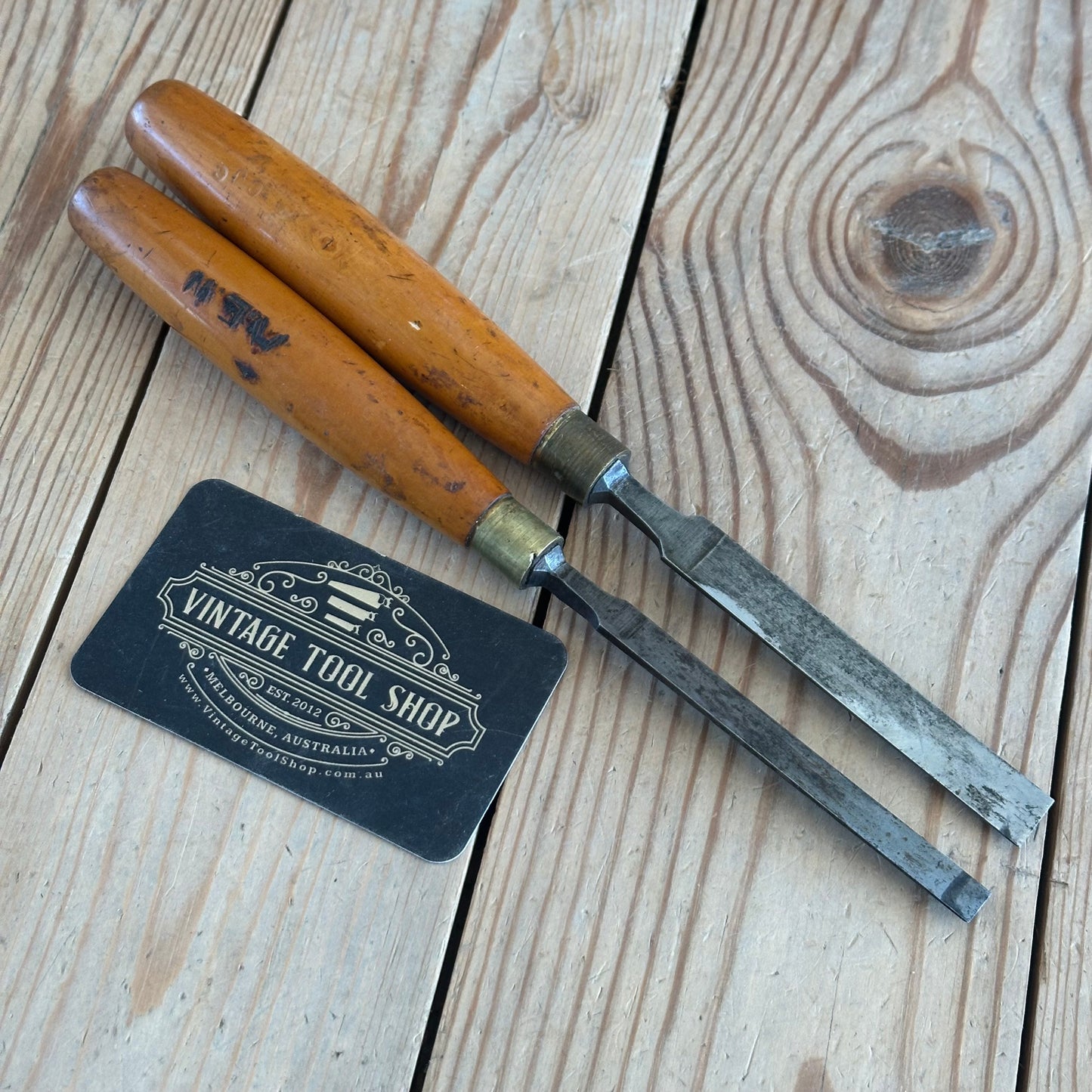 H2004 Vintage 2 x MARPLES England Bevel CHISELS Boxwood Handles