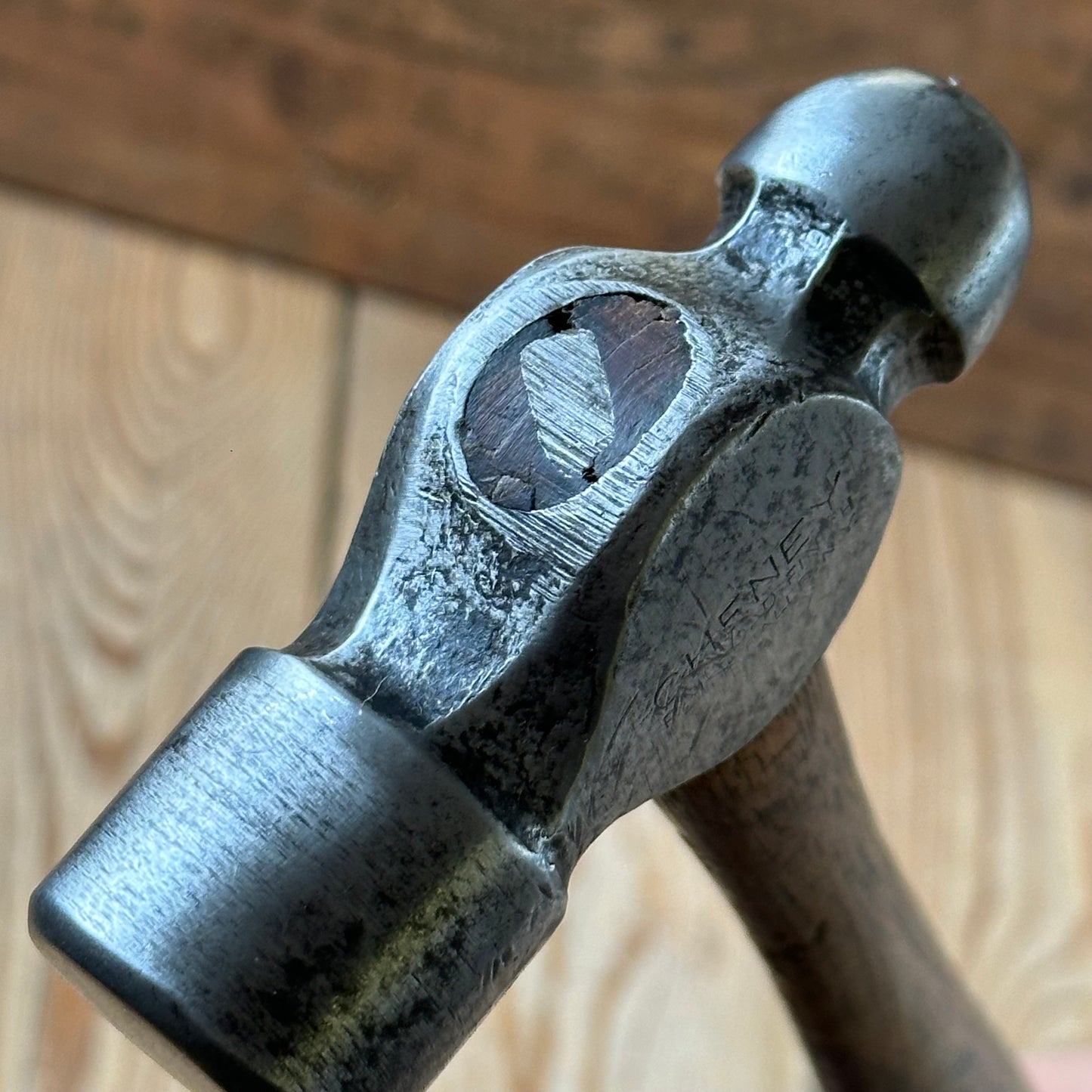 H2392 Vintage RAILROAD FINISH CHENEY USA ball peen HAMMER