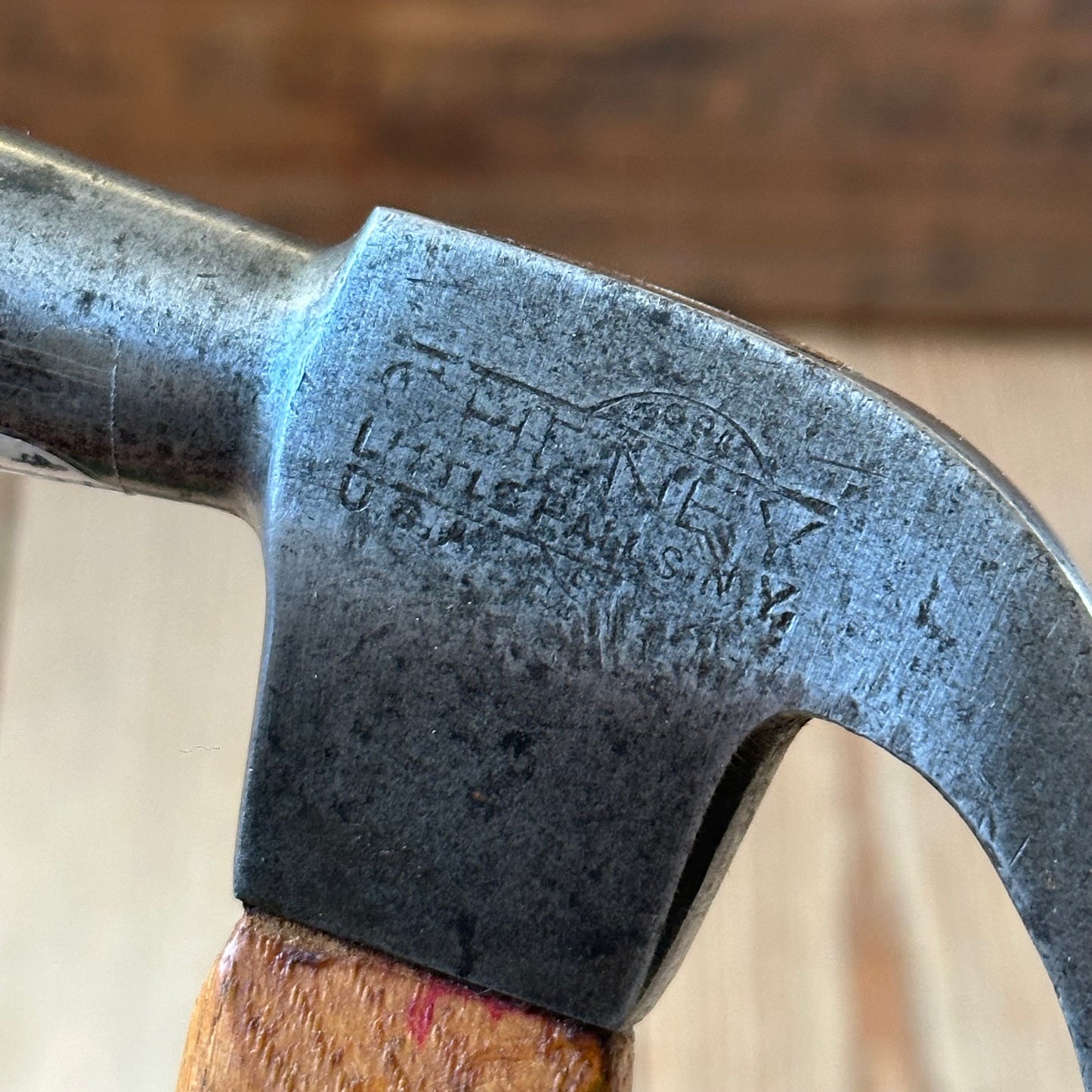 H2528 Vintage small Henry CHENEY USA carpenters HAMMER