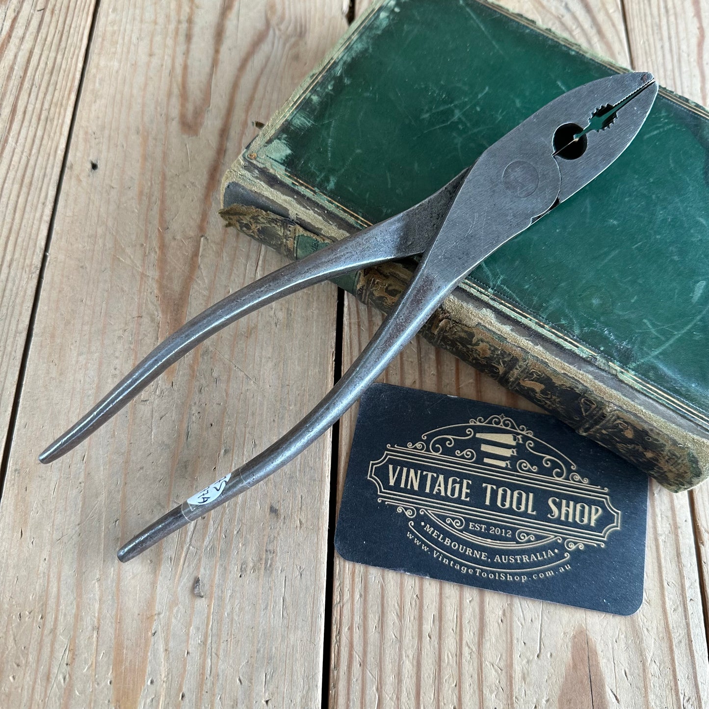 H1774 Vintage Lindström Sweden PLIERS