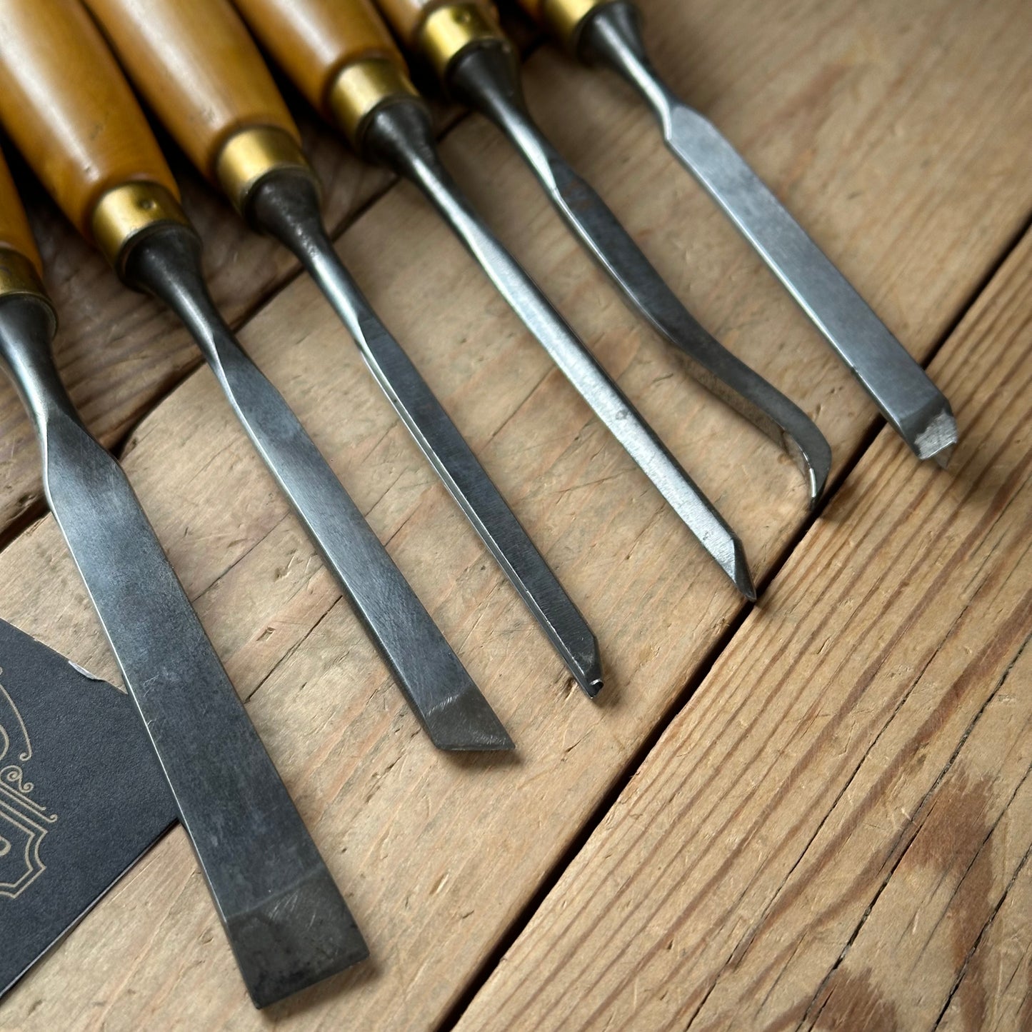 H2582 Vintage set of 6 MARPLES England Boxwood Handled Carving CHISELS including Skew & V-gouge