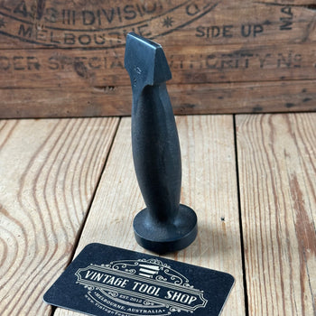 H2540 Vintage GEORGE BARNSLEY No:2 cobblers closing hammer