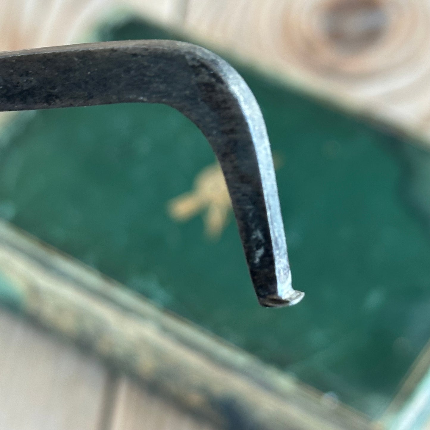 H2045 Vintage bent CHEQUERING Tool CHISEL