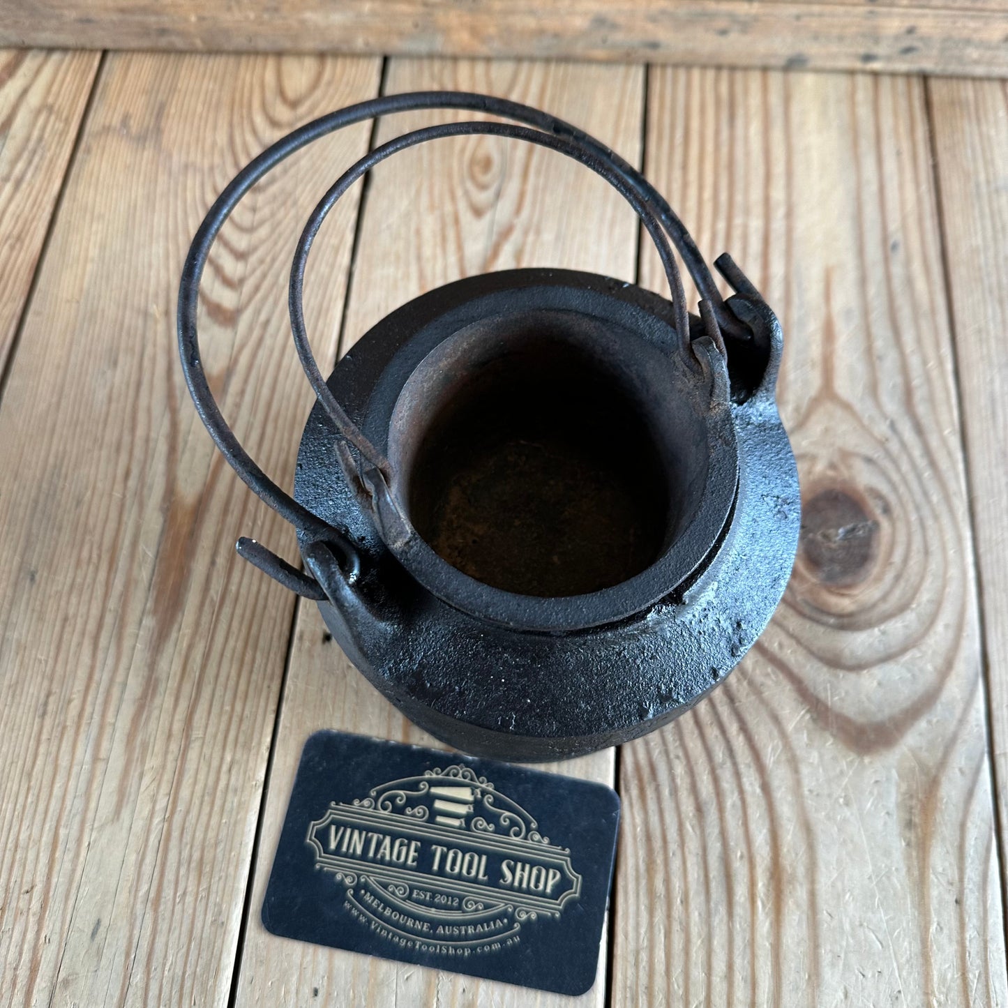 H986 Vintage small Cast Iron GLUE POT