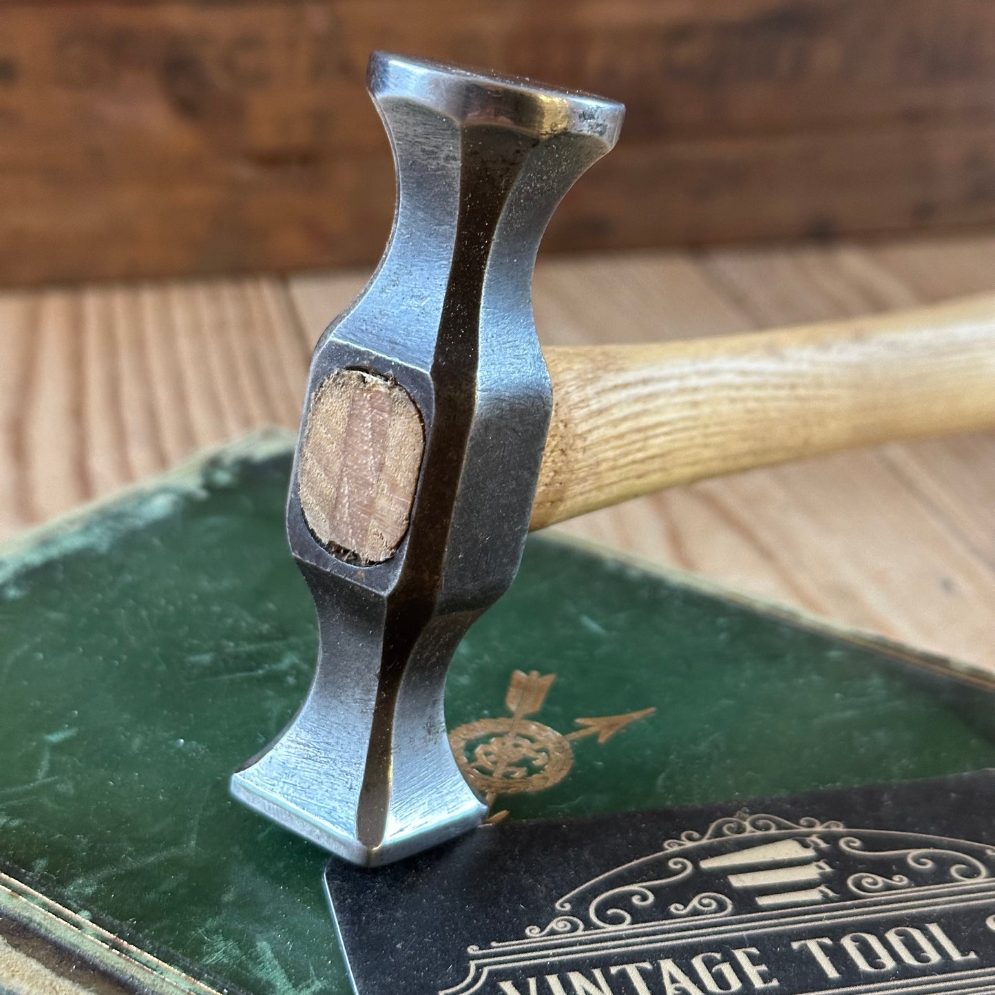 D1850 COOL! Vintage small jewellers Metalwork HAMMER