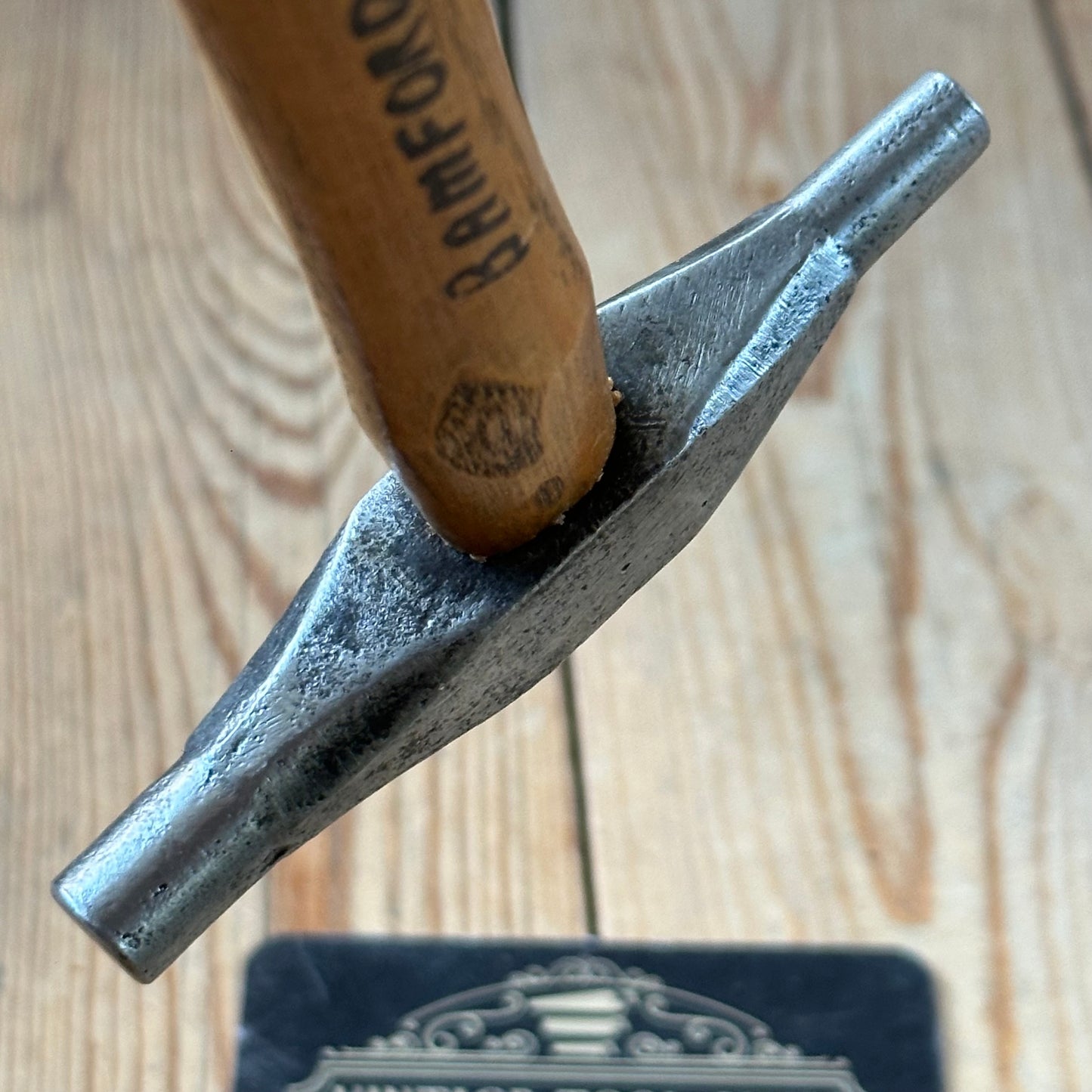 D2125 Vintage small jewellers metalworking MAGNETIC TACK Hammer