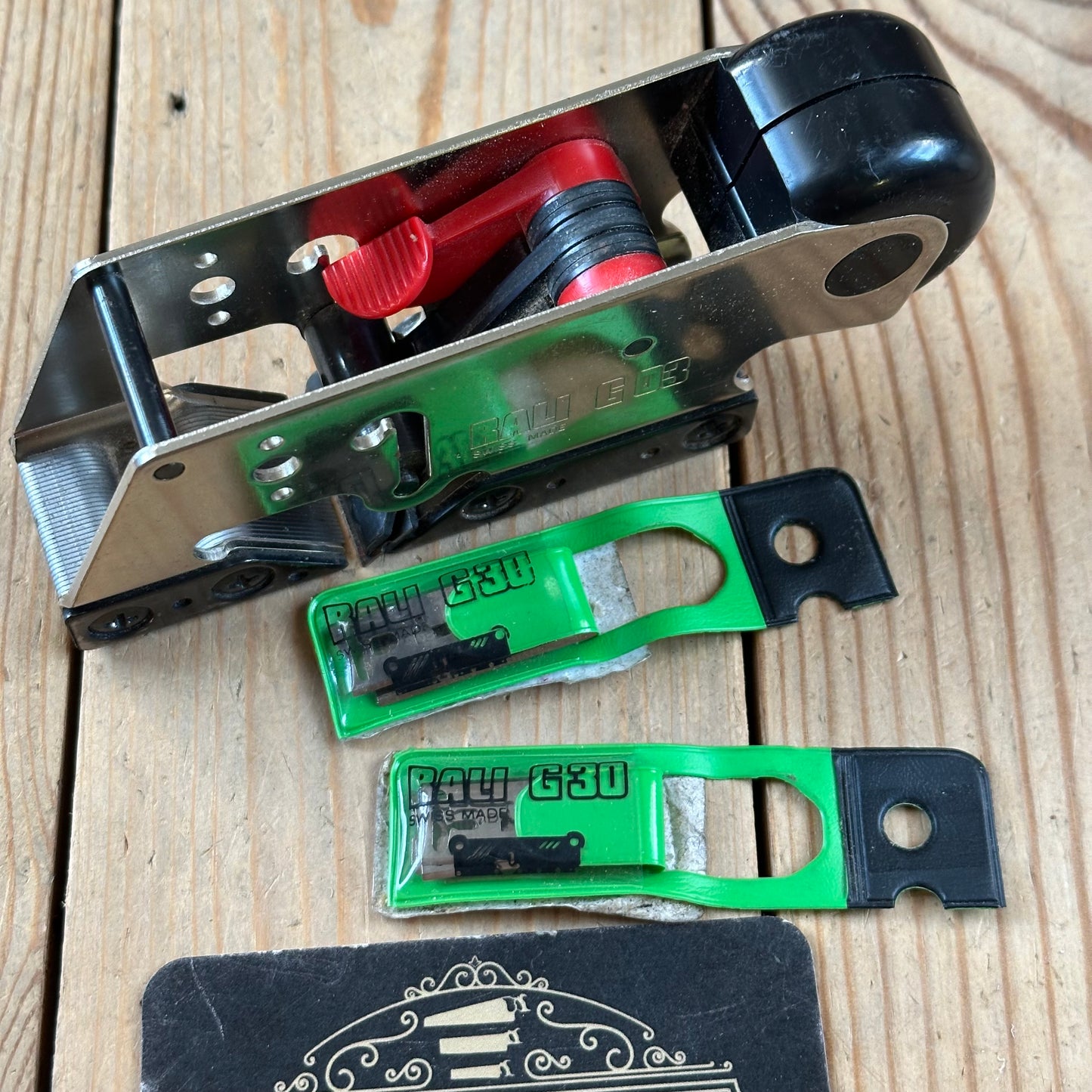 N1709 CHIC! Contemporary RALI SWISS Switzerland REBATE PLANE + 10x NEW BLADES
